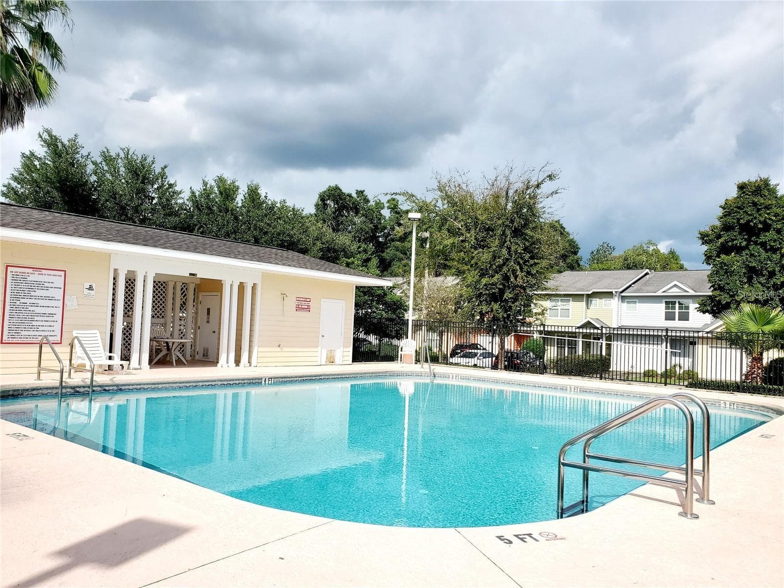 Community pool - 1561 NW 29TH RD #8, GAINESVILLE