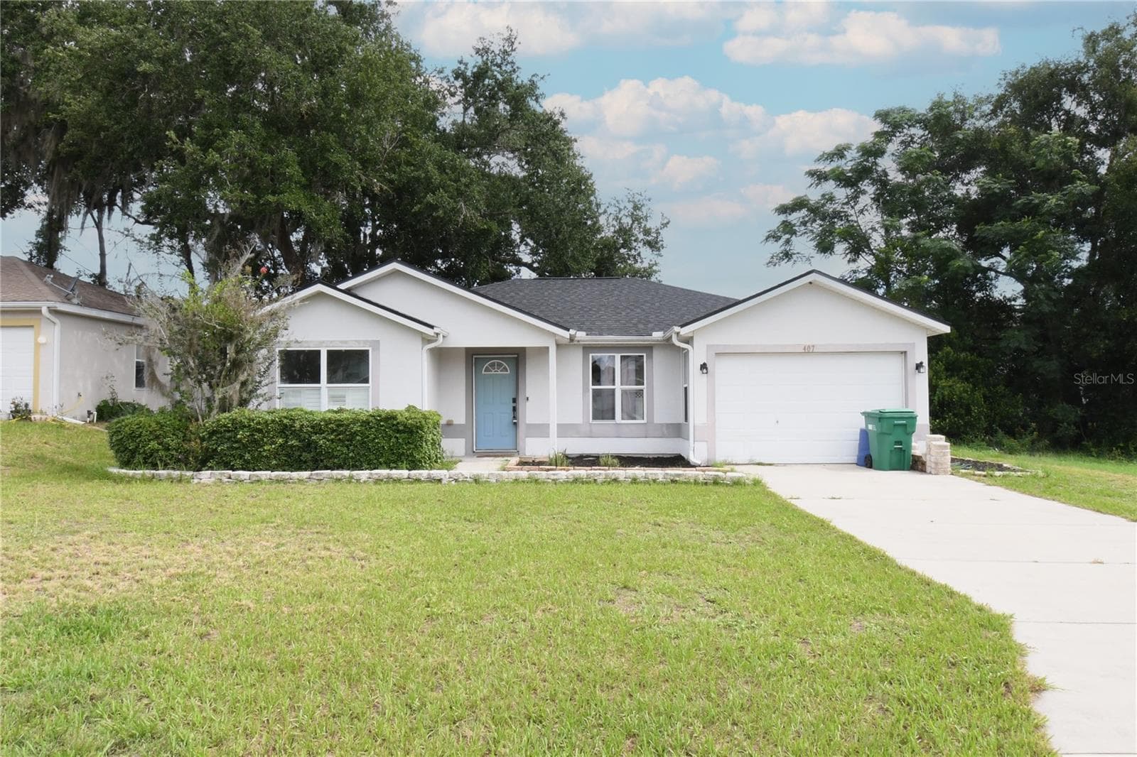 407 CIERRA OAKS CIR
