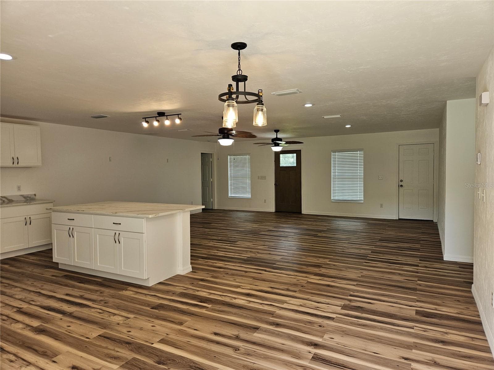 Single Family Residence at 51 NE 10TH ST, WILLISTON, photo 9 of 34