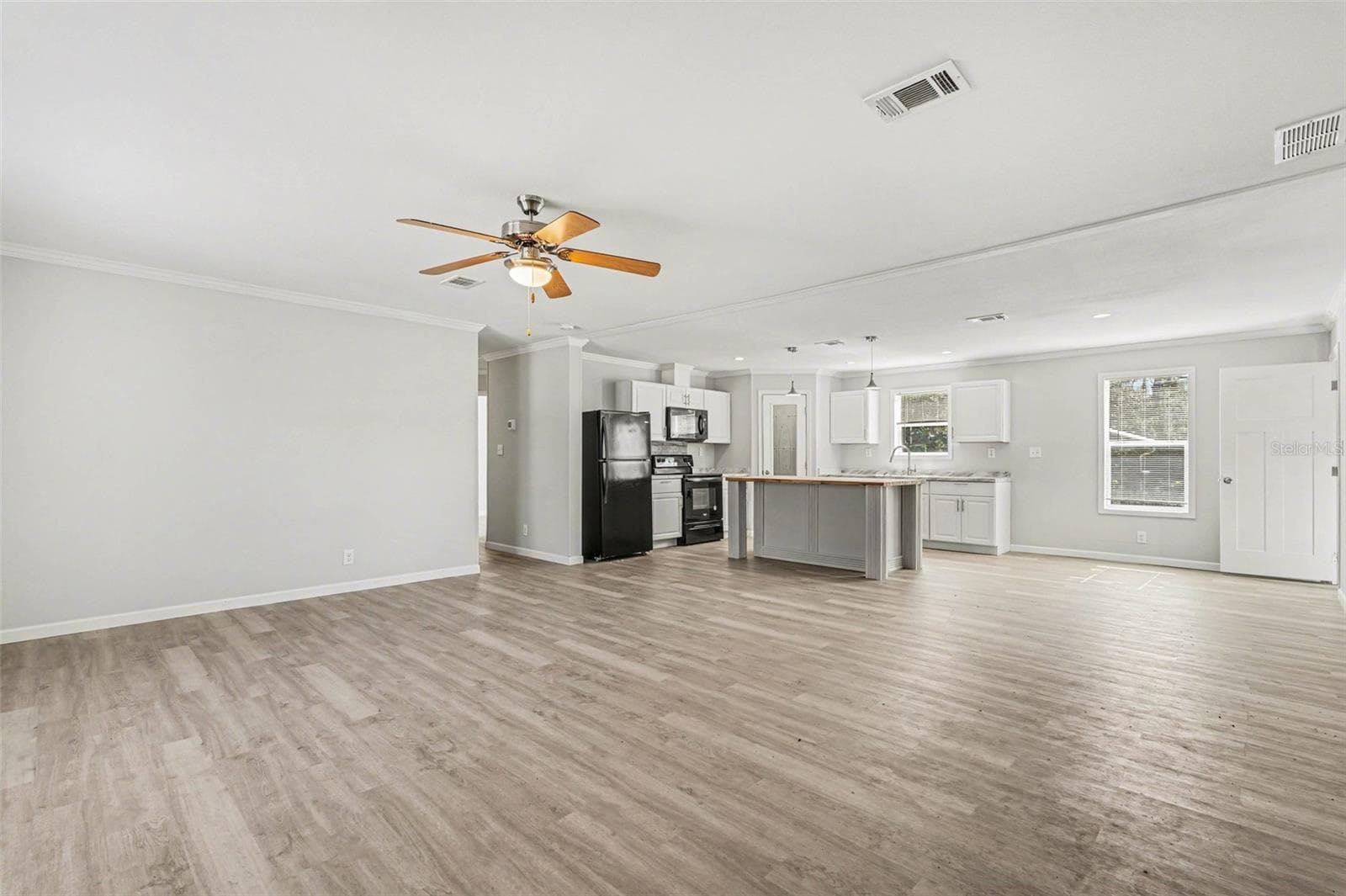 living room - 23950 BASS RD, ASTOR