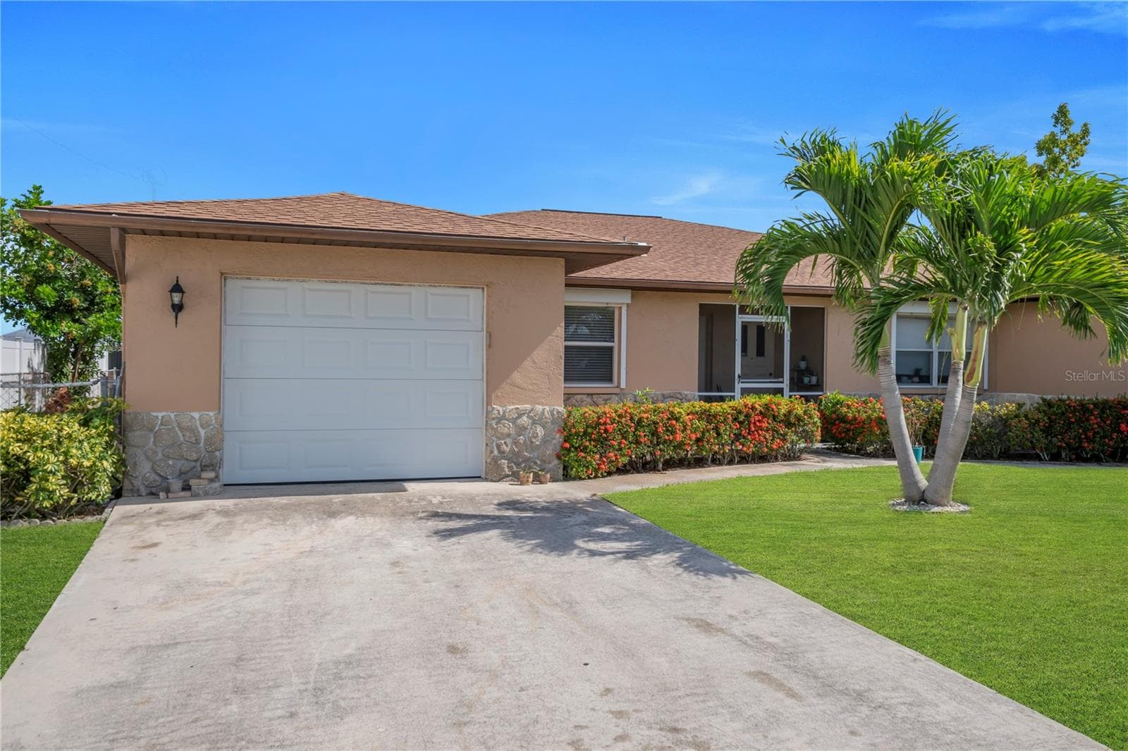 Duplex at 836 SW TRAFALGAR PKWY, CAPE CORAL, photo 3 of 32