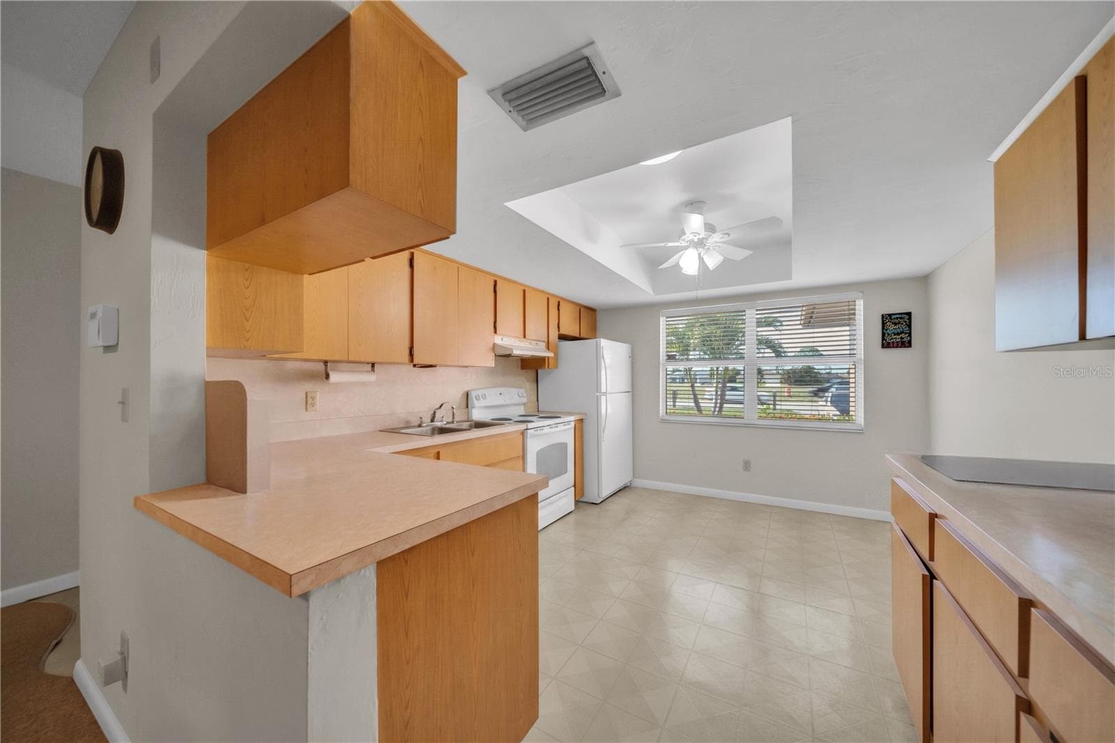 Duplex at 836 SW TRAFALGAR PKWY, CAPE CORAL, photo 5 of 32