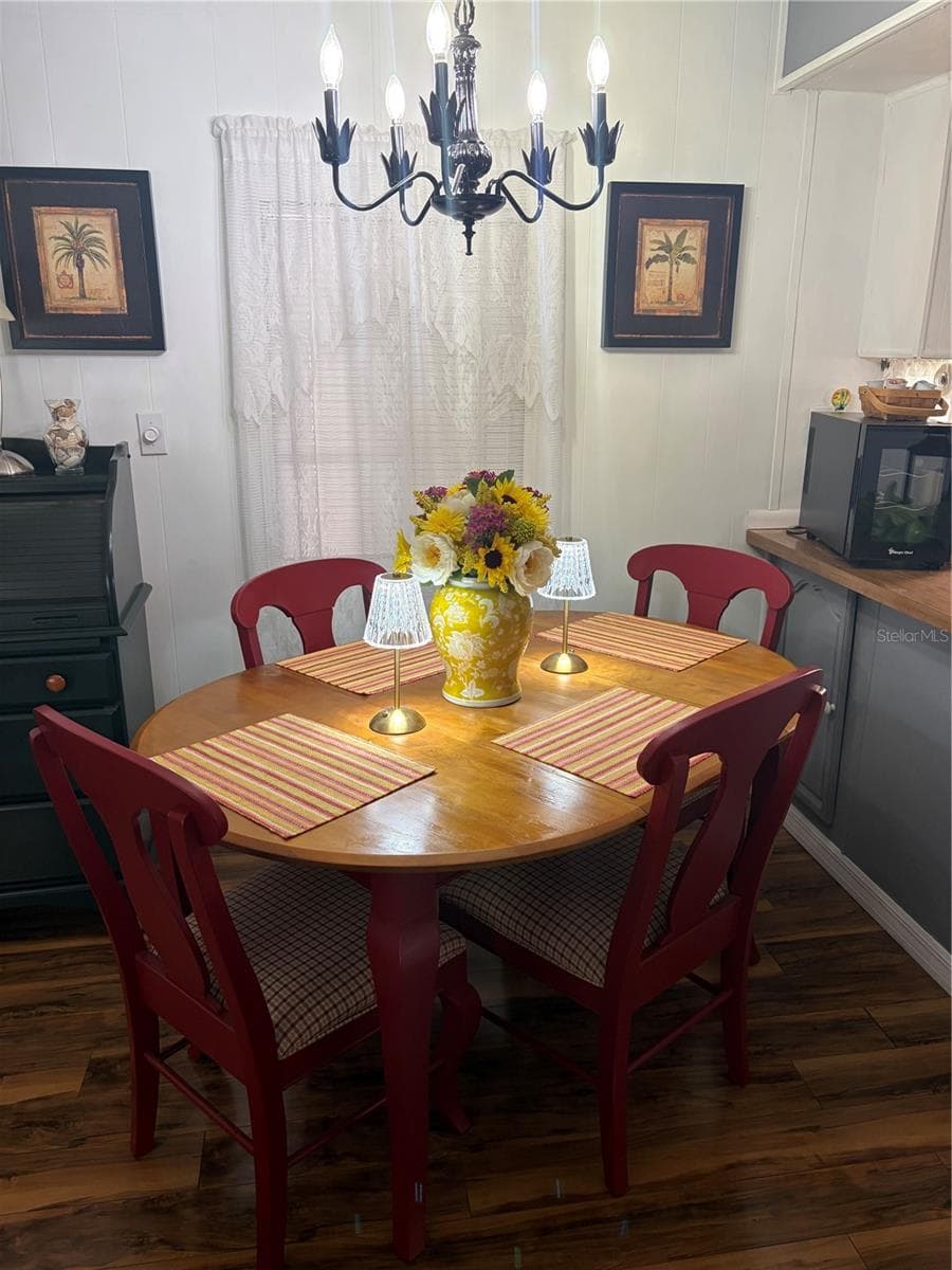 Another view of the dining area. - 723 ROMA RD, VENICE