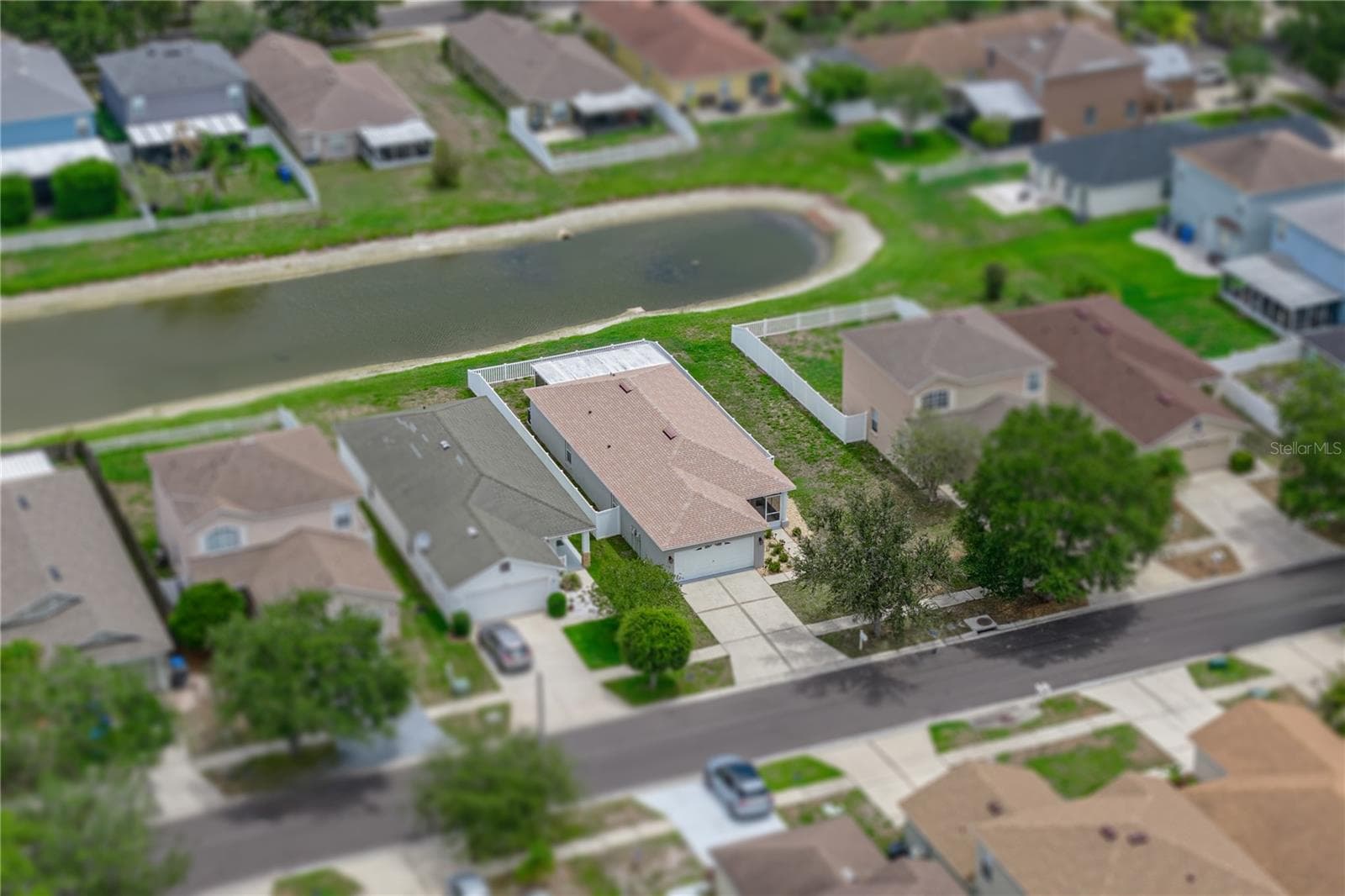 Single Family Residence at 8160 CANTERBURY LAKE BLVD, TAMPA, photo 5 of 46