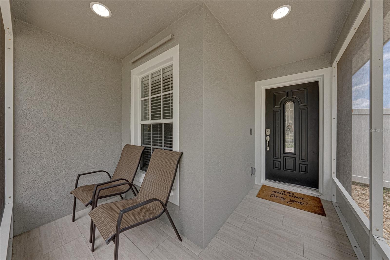 Single Family Residence at 8160 CANTERBURY LAKE BLVD, TAMPA, photo 7 of 46