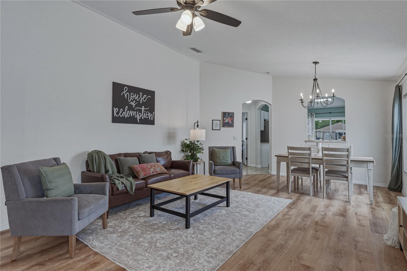 Single Family Residence at 8160 CANTERBURY LAKE BLVD, TAMPA, photo 9 of 46