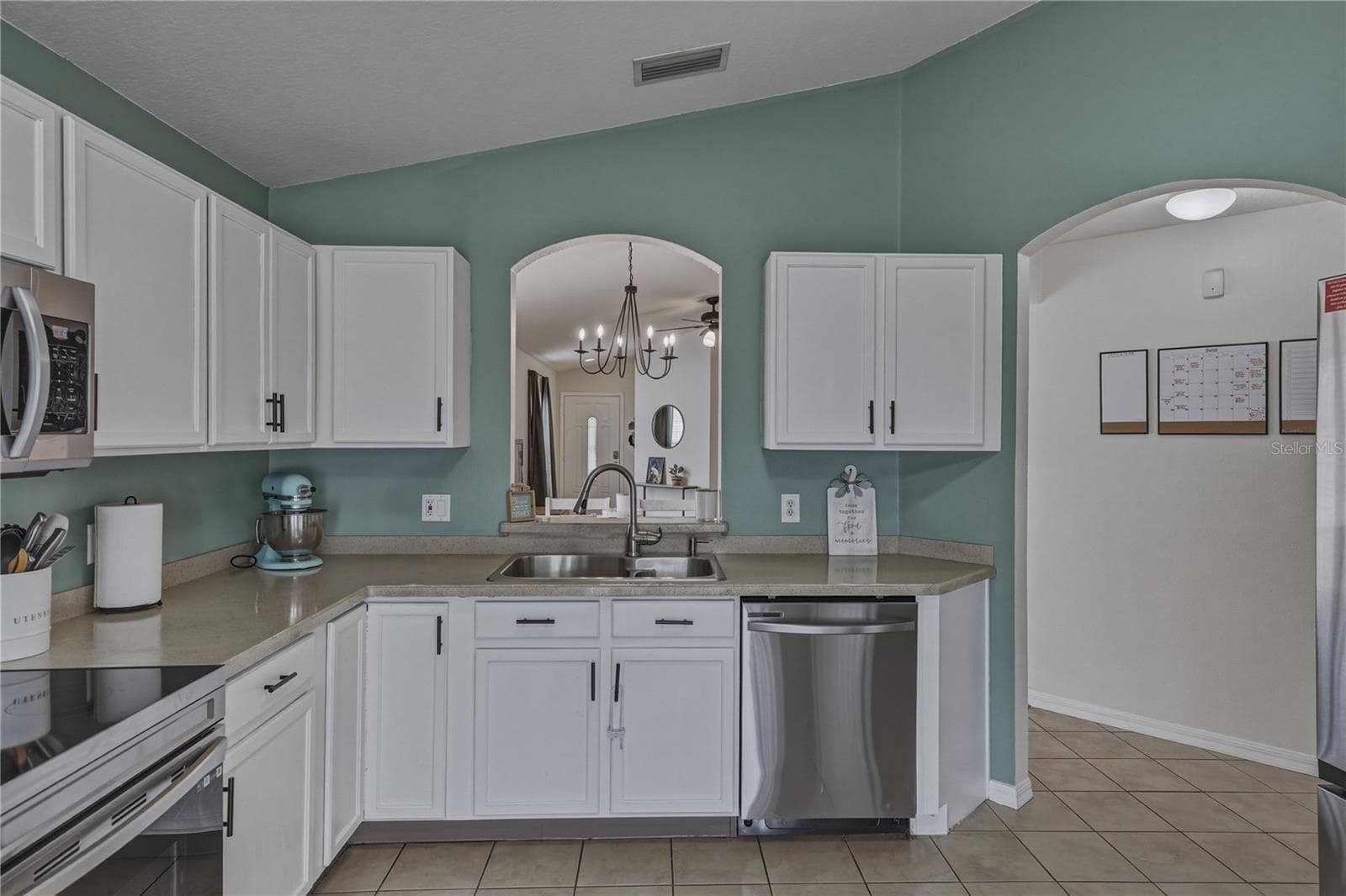 Single Family Residence at 8160 CANTERBURY LAKE BLVD, TAMPA, photo 20 of 46