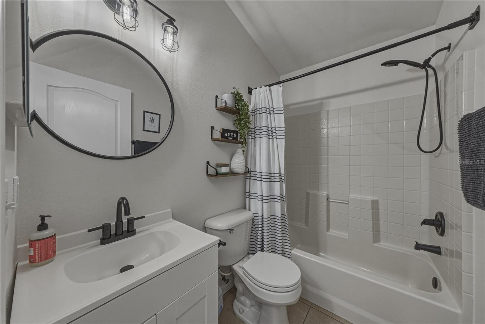 Single Family Residence at 8160 CANTERBURY LAKE BLVD, TAMPA, photo 33 of 46