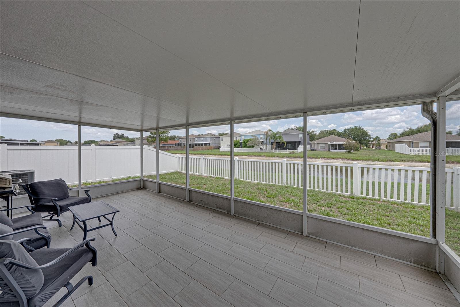Single Family Residence at 8160 CANTERBURY LAKE BLVD, TAMPA, photo 37 of 46