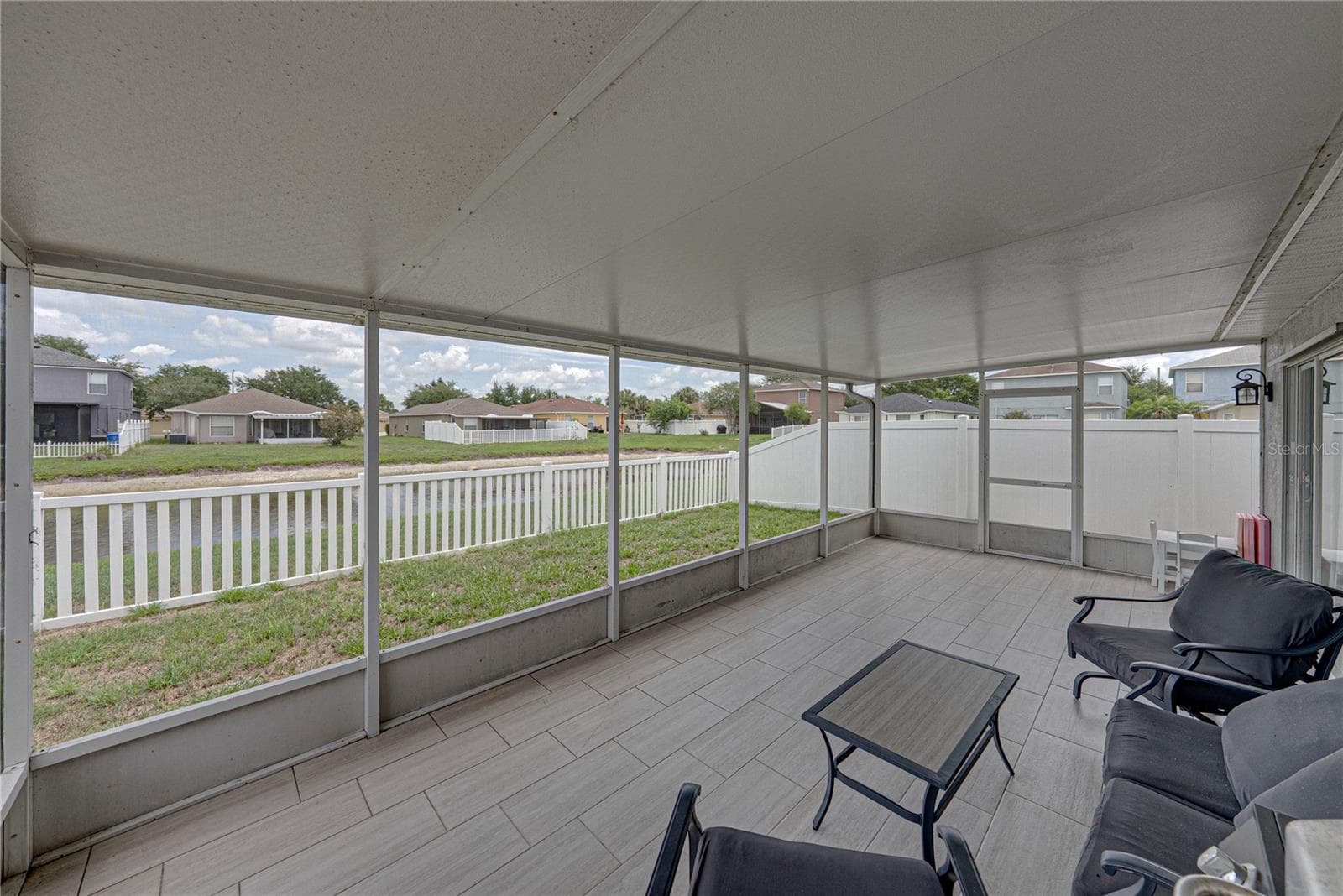Single Family Residence at 8160 CANTERBURY LAKE BLVD, TAMPA, photo 40 of 46