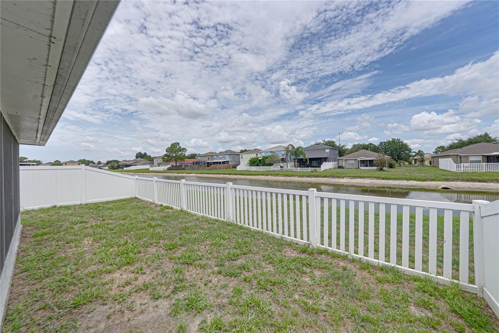Single Family Residence at 8160 CANTERBURY LAKE BLVD, TAMPA, photo 41 of 46