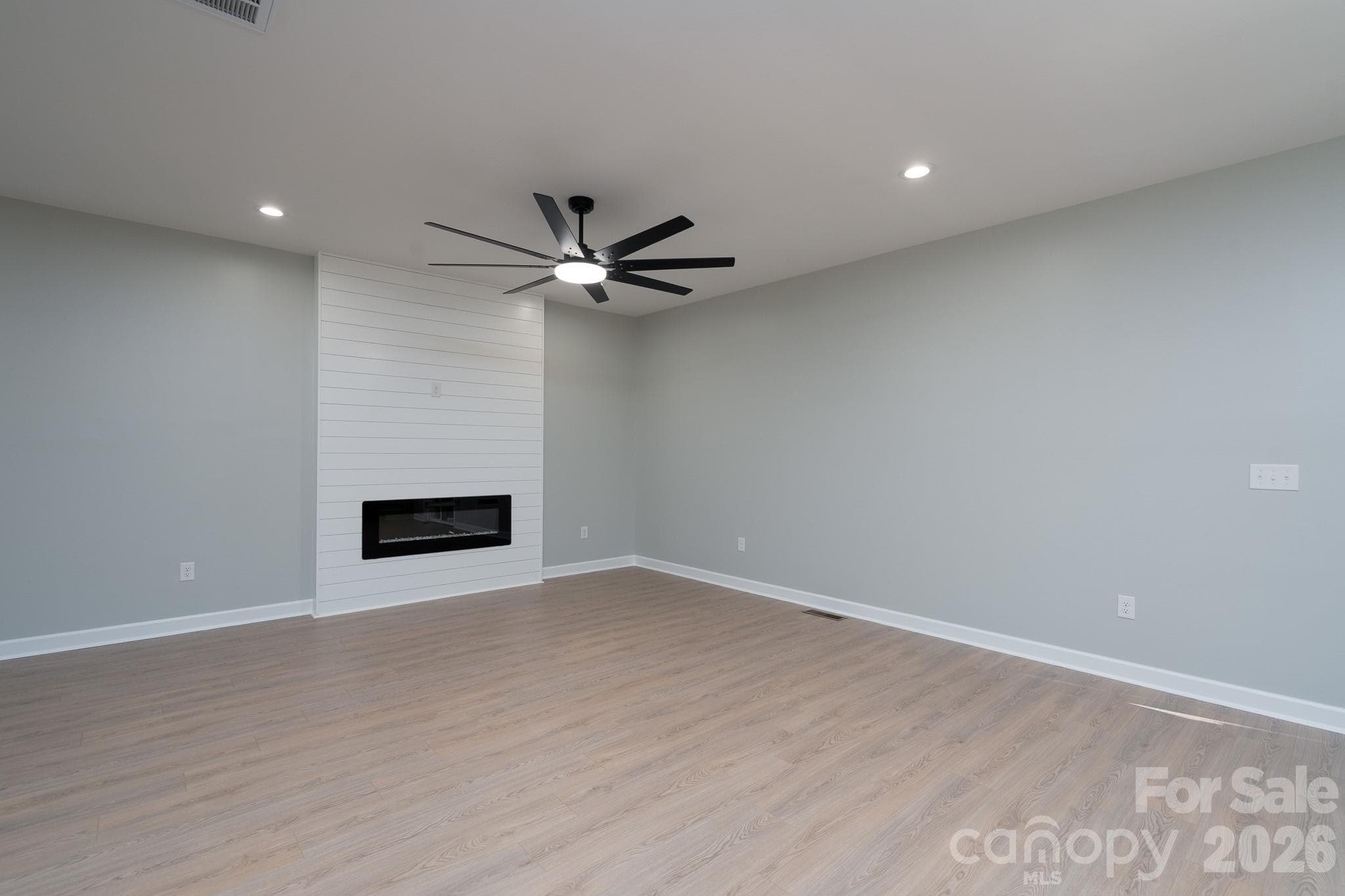 Single Family Residence at 610 Queens Drive, Dallas, photo 18 of 44