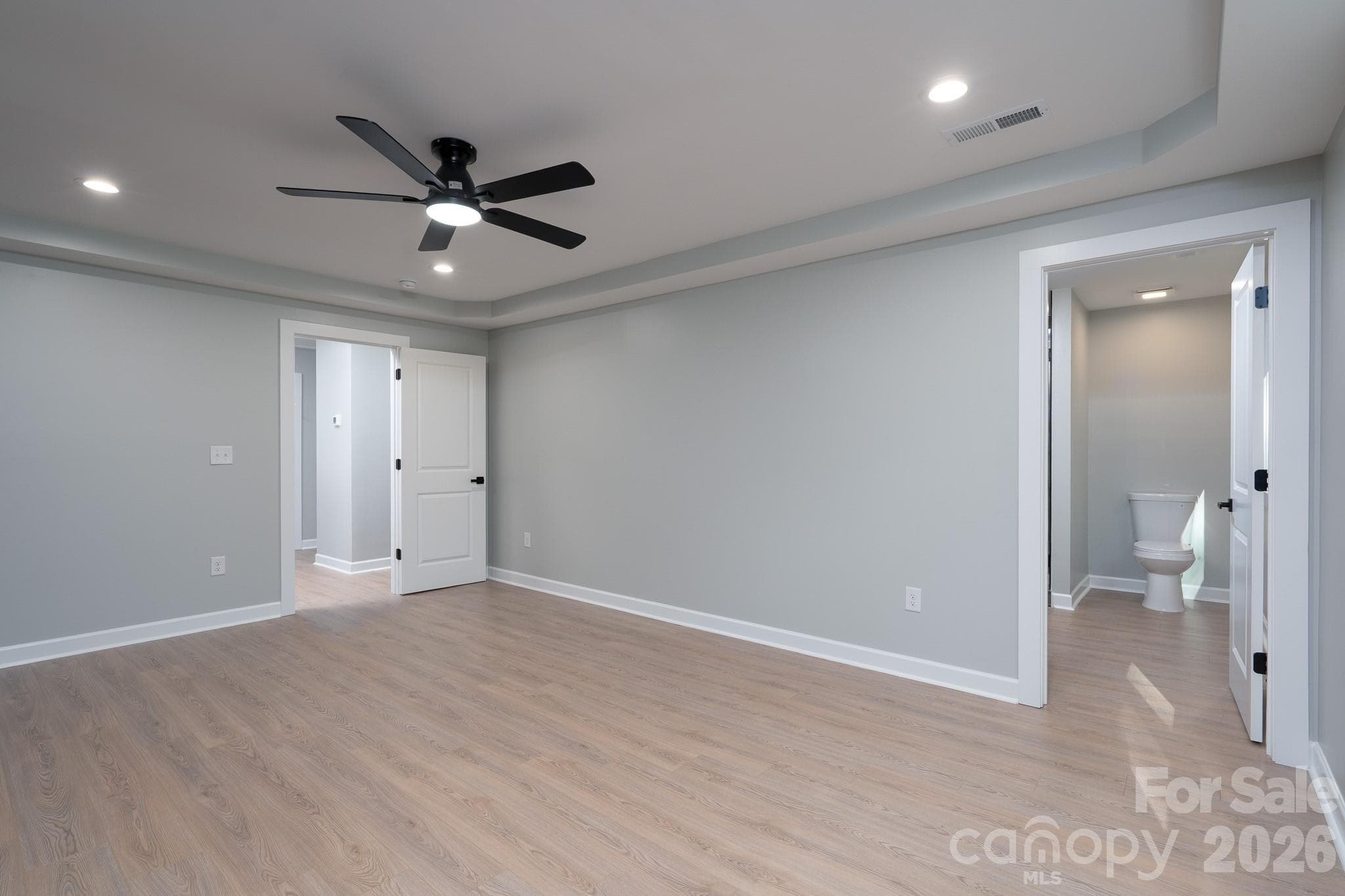 Single Family Residence at 610 Queens Drive, Dallas, photo 31 of 44