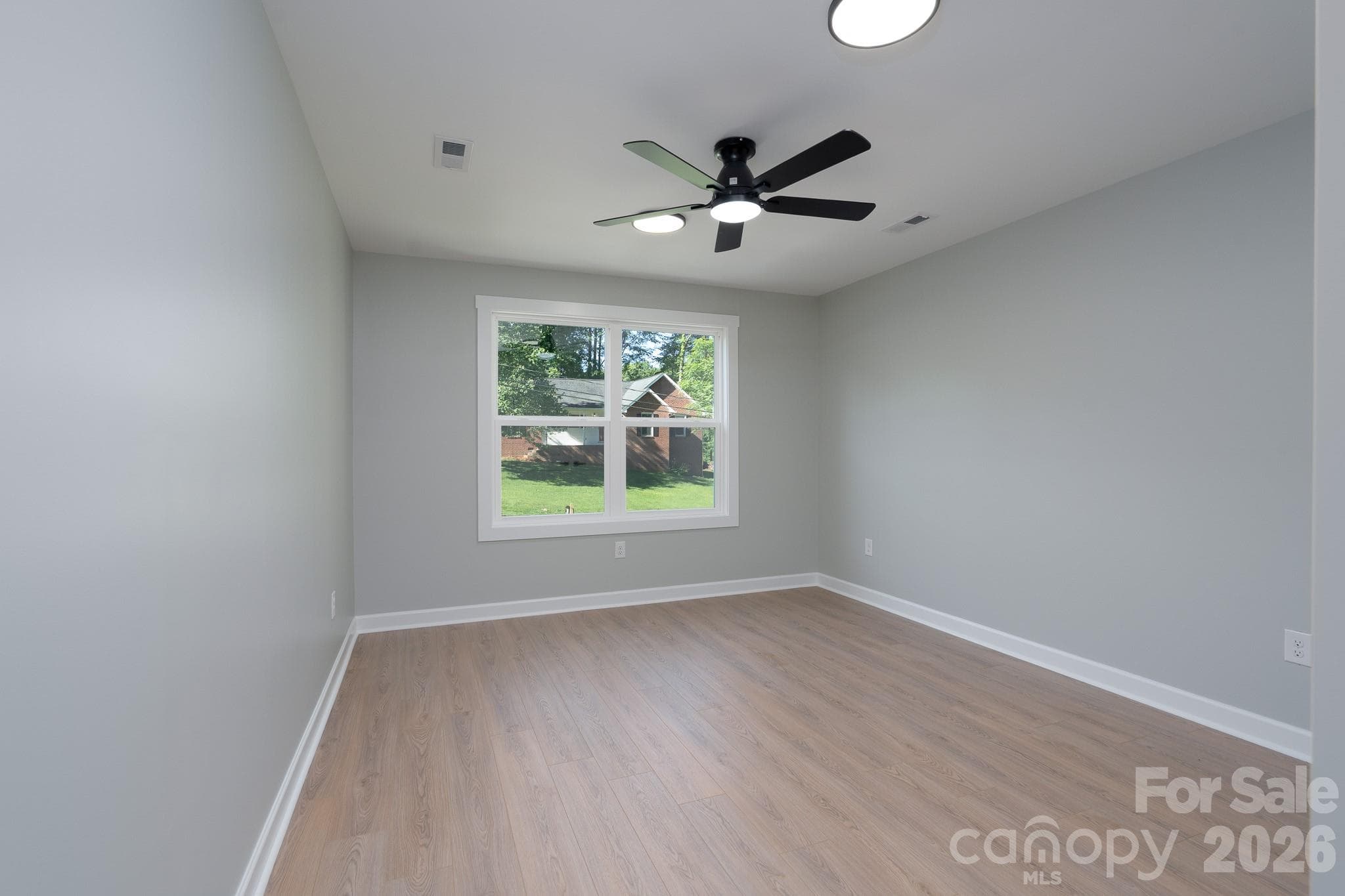 Single Family Residence at 610 Queens Drive, Dallas, photo 36 of 44