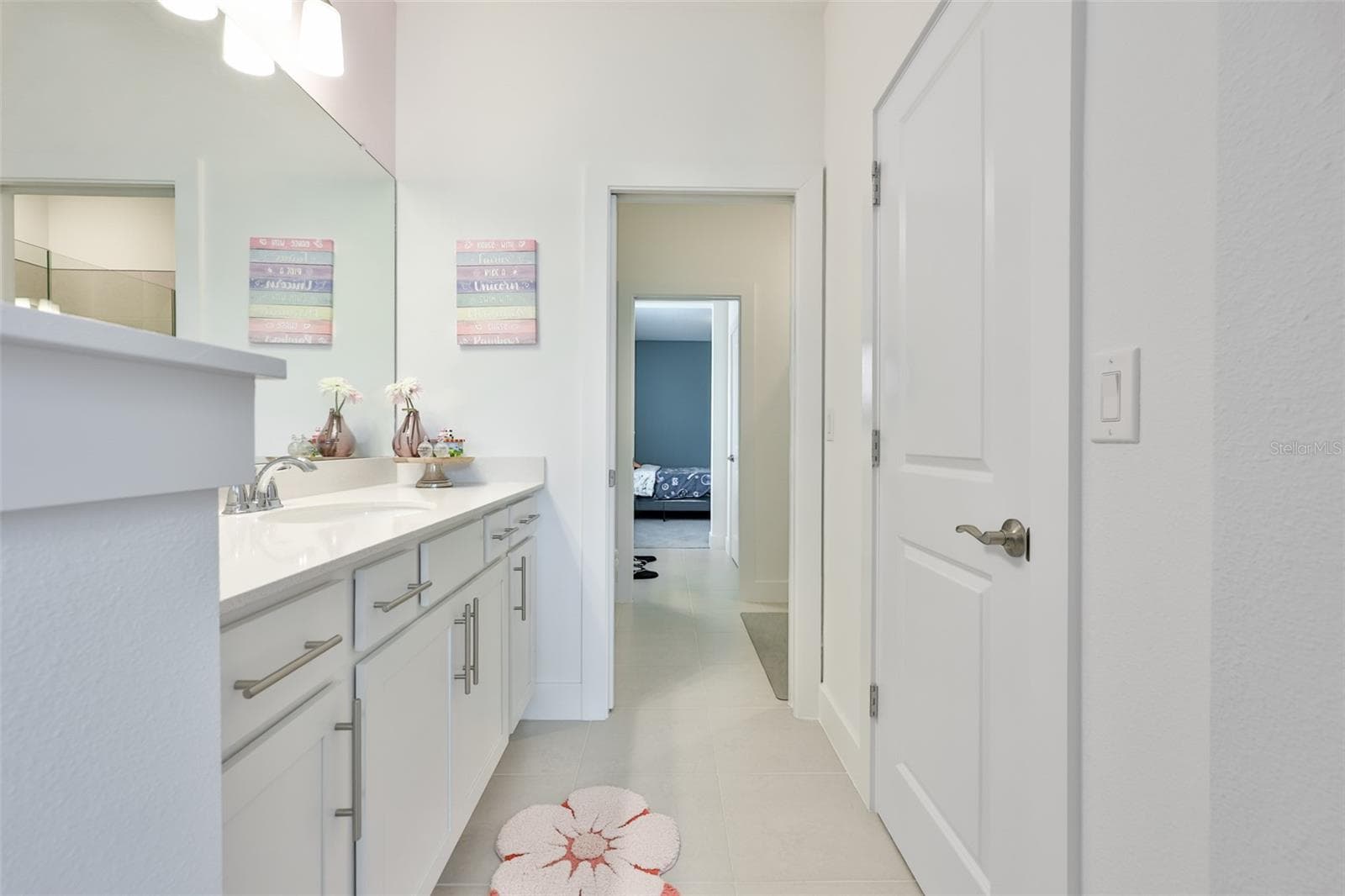Jack and Jill bath - 6107 GOLDEN BEACH DR, APOLLO BEACH