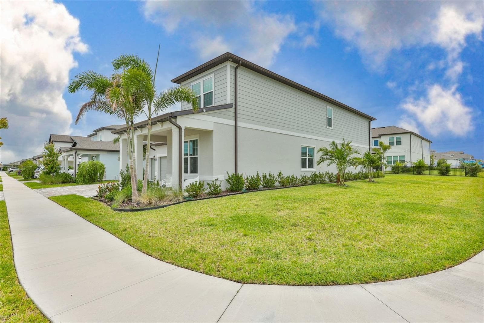 Front - large corner lot - 6107 GOLDEN BEACH DR, APOLLO BEACH