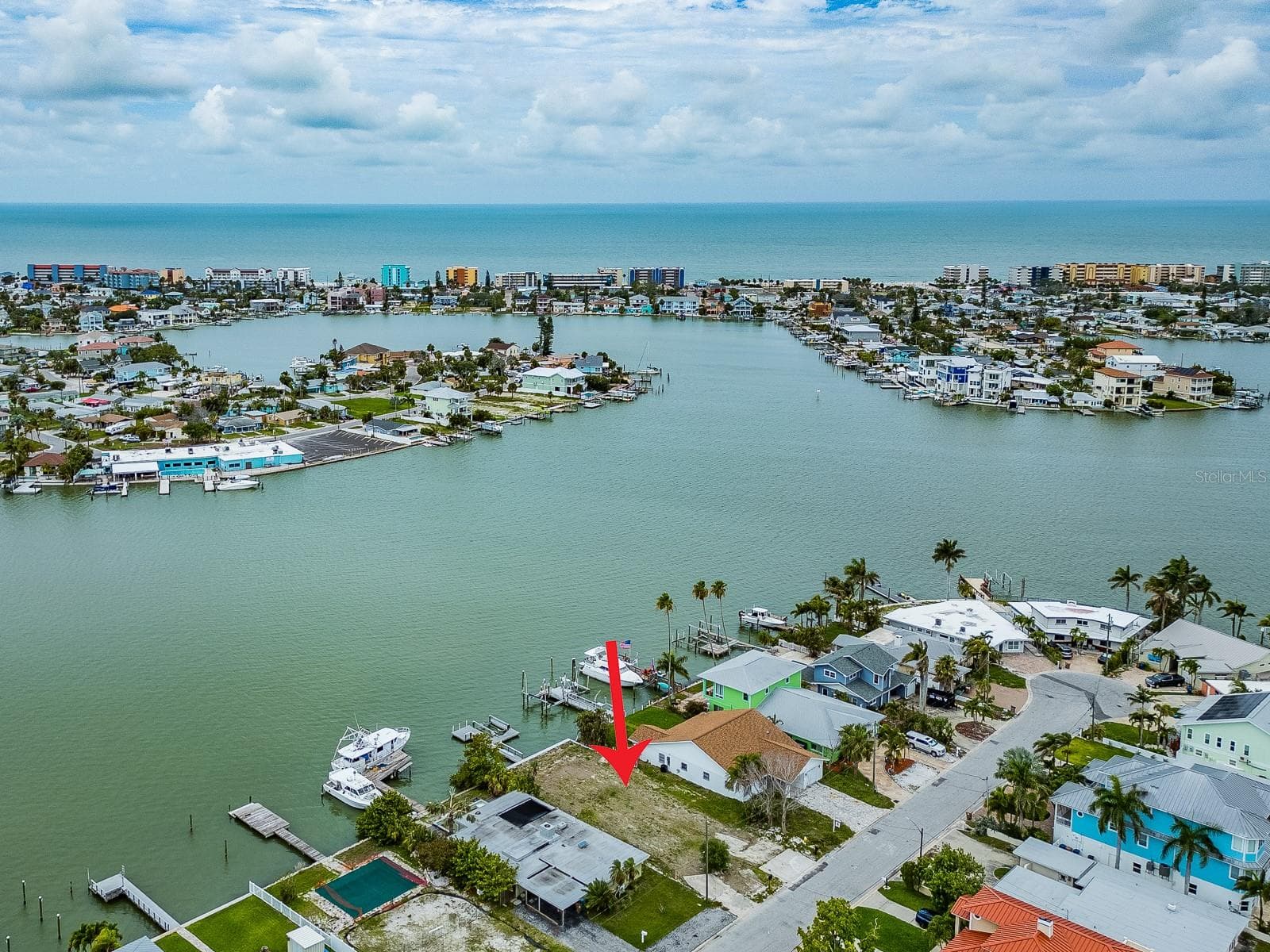 813 BAY POINT DR