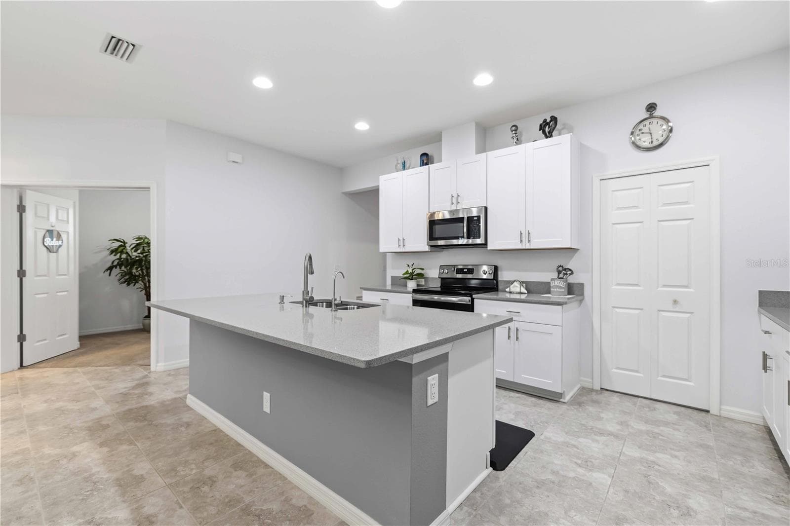 Villa at 8512 CACHE DR, SARASOTA, photo 19 of 46