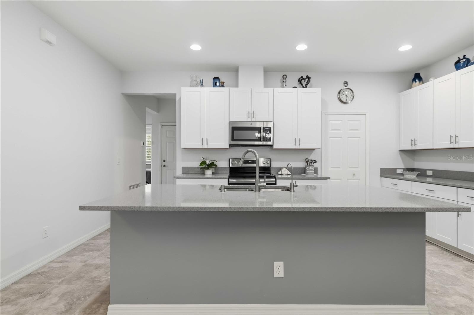 Villa at 8512 CACHE DR, SARASOTA, photo 25 of 46