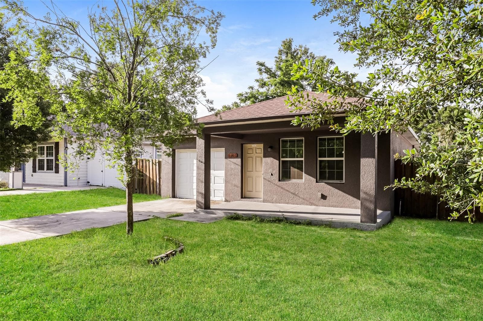 Single Family Residence at 1505 E CARACAS ST, TAMPA, photo 3 of 21
