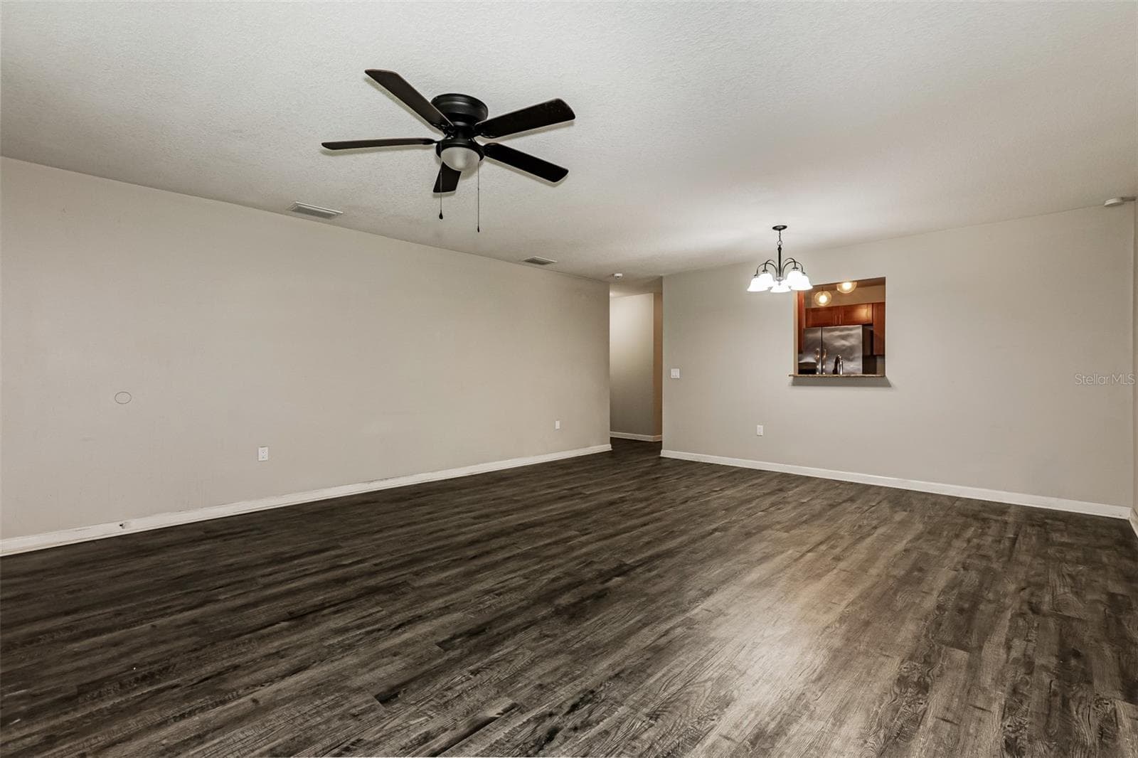Single Family Residence at 1505 E CARACAS ST, TAMPA, photo 4 of 21