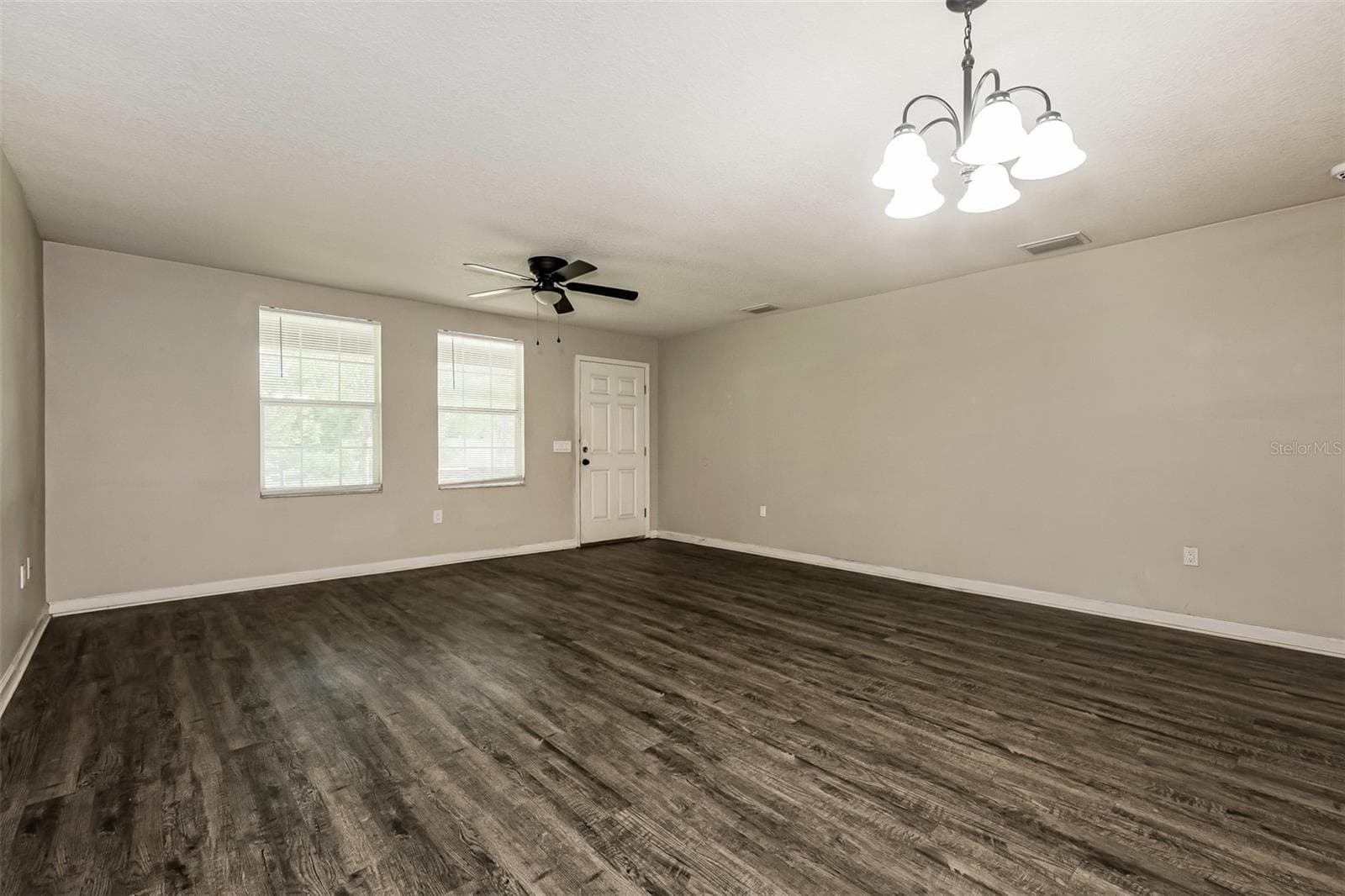 Single Family Residence at 1505 E CARACAS ST, TAMPA, photo 6 of 21