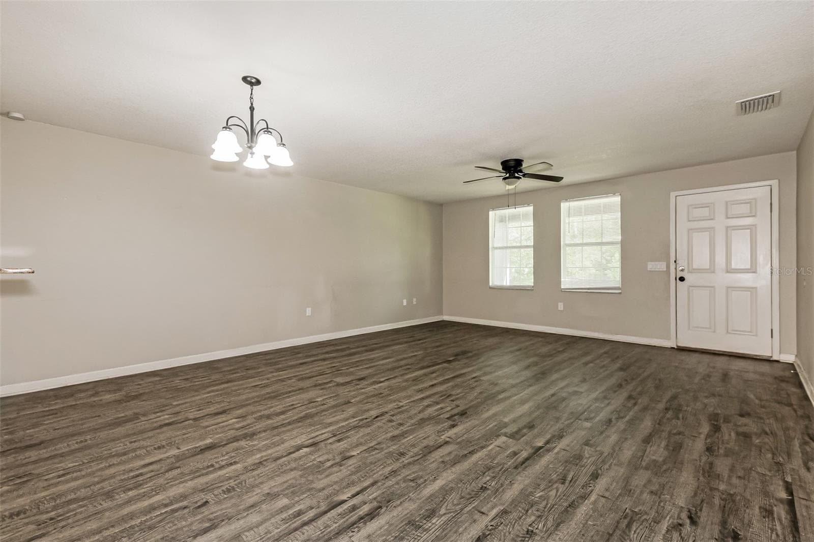 Single Family Residence at 1505 E CARACAS ST, TAMPA, photo 7 of 21