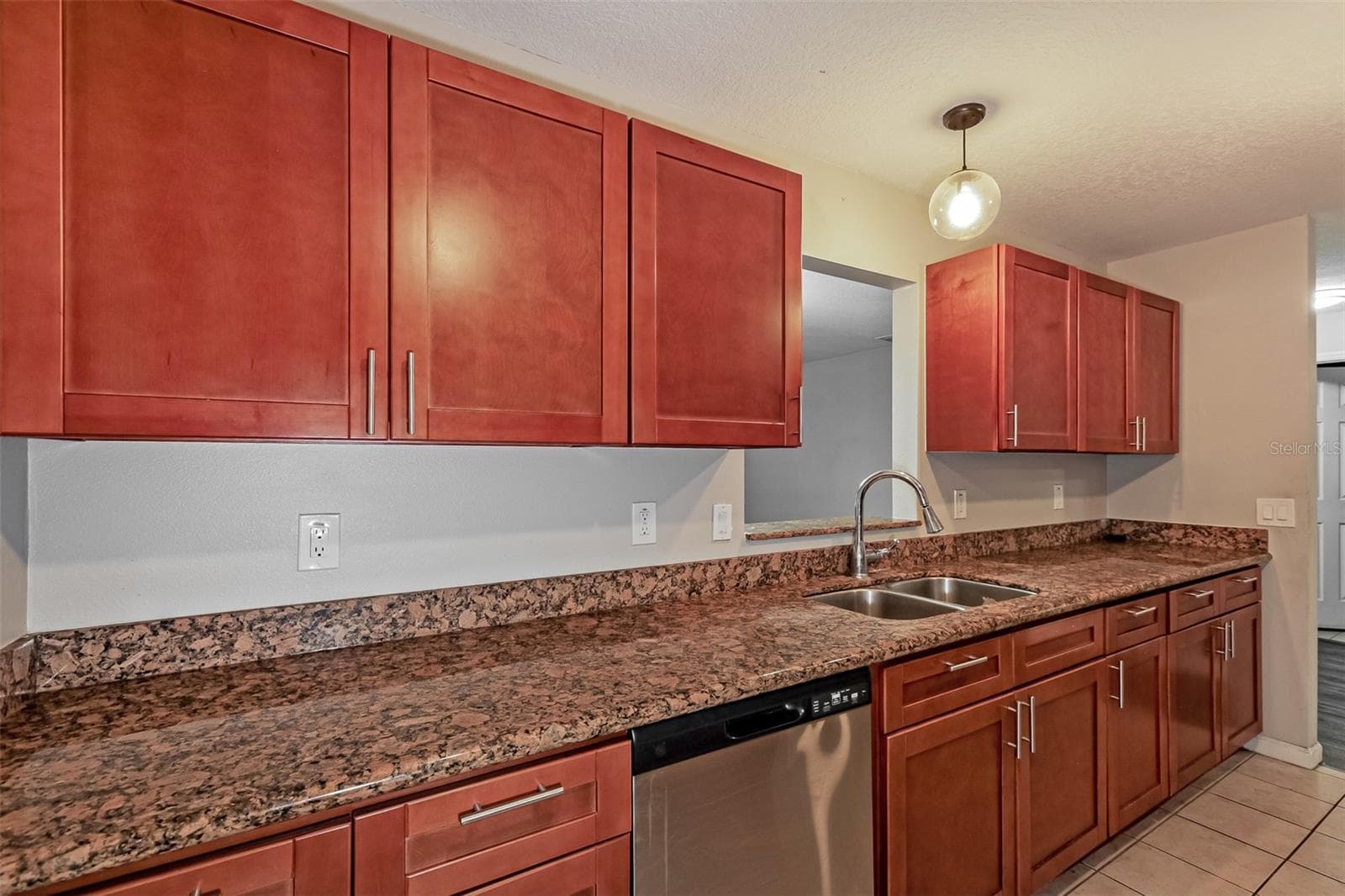 Single Family Residence at 1505 E CARACAS ST, TAMPA, photo 9 of 21