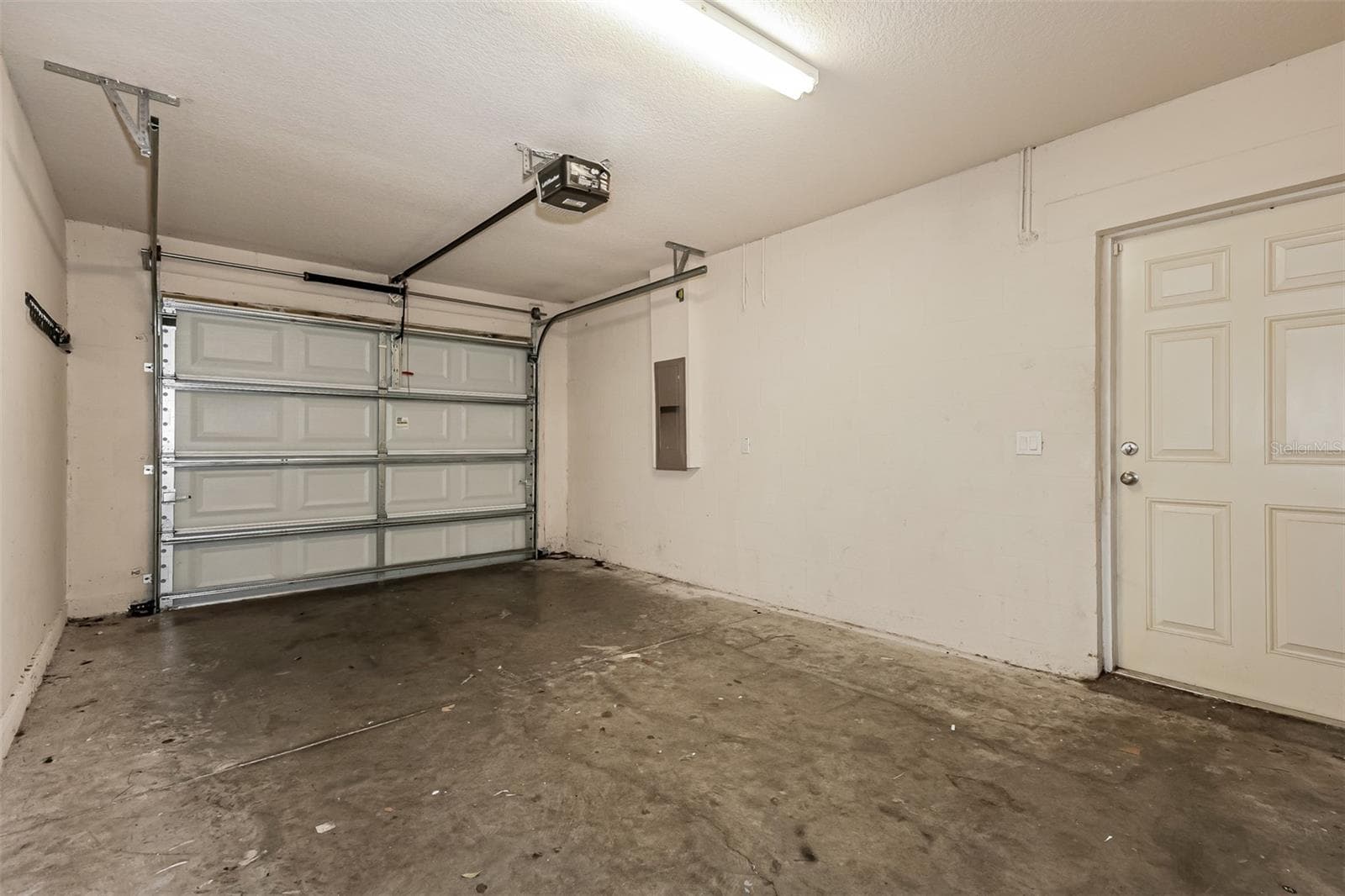 Single Family Residence at 1505 E CARACAS ST, TAMPA, photo 17 of 21