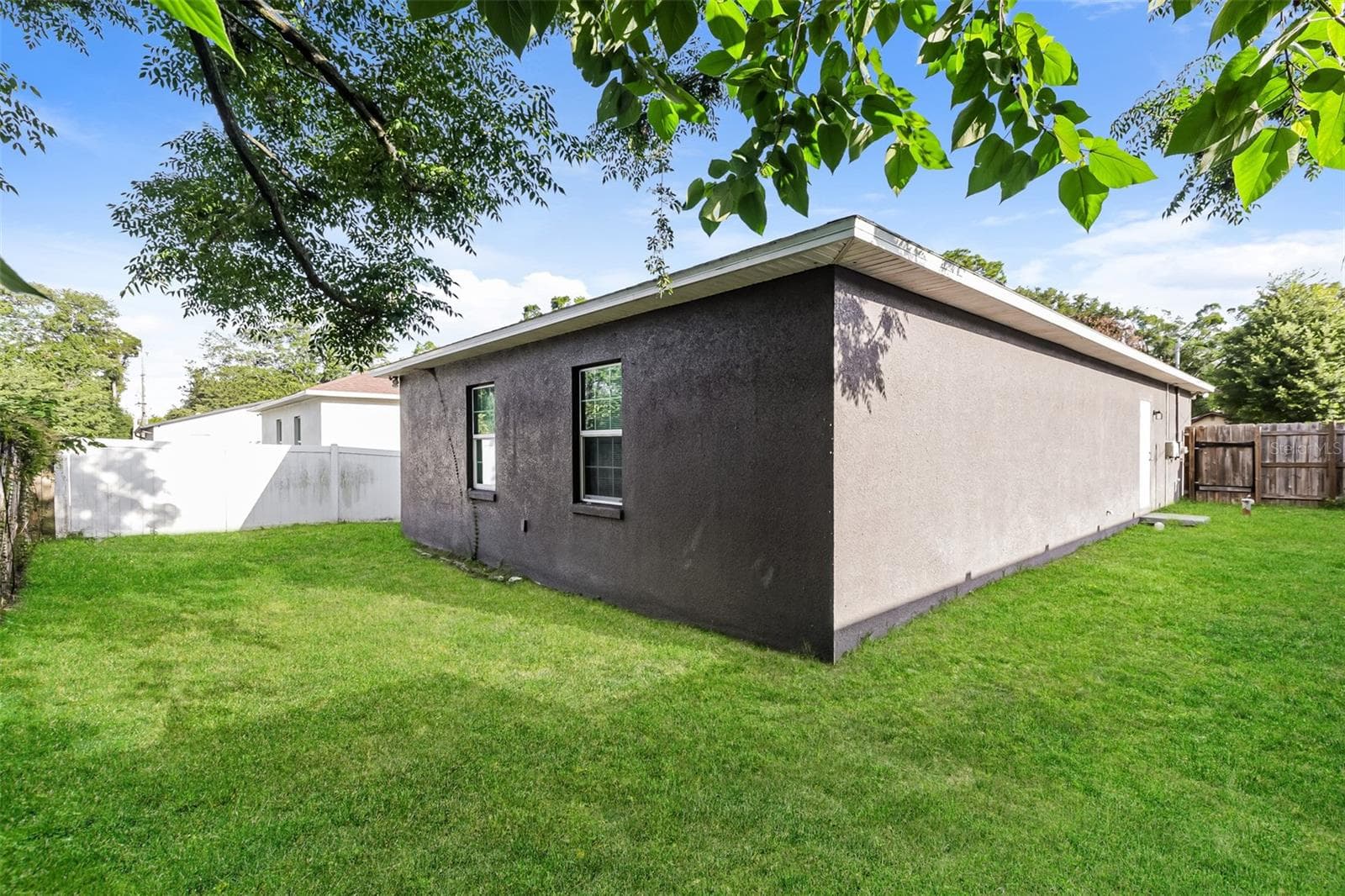 Single Family Residence at 1505 E CARACAS ST, TAMPA, photo 19 of 21