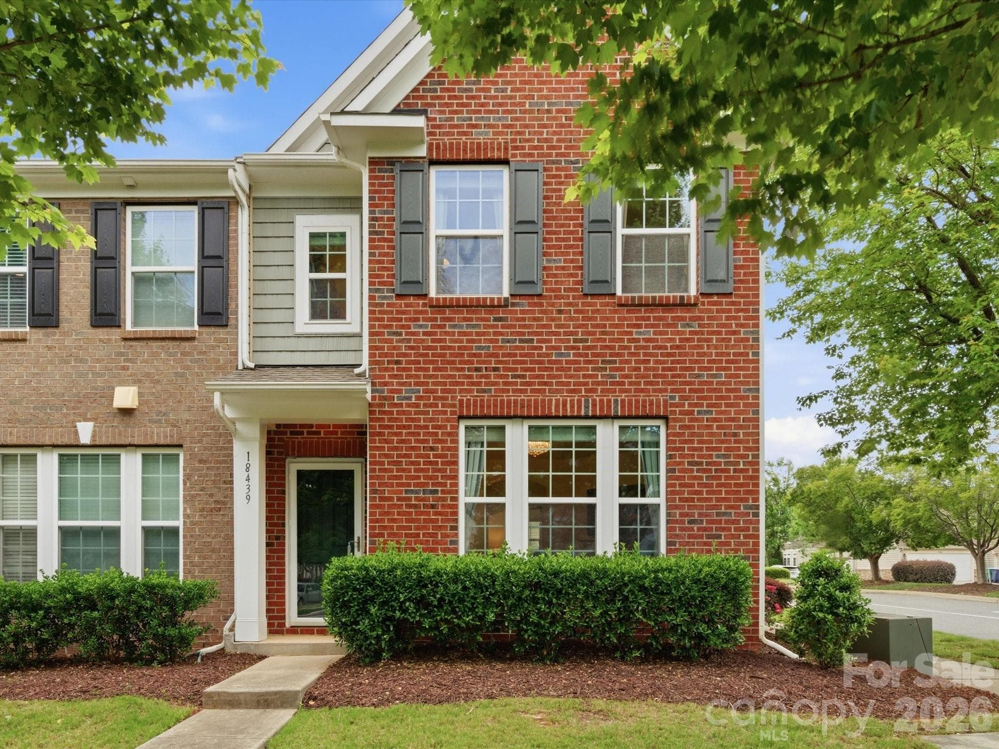 Townhouse at Cornelius, photo 3 of 48