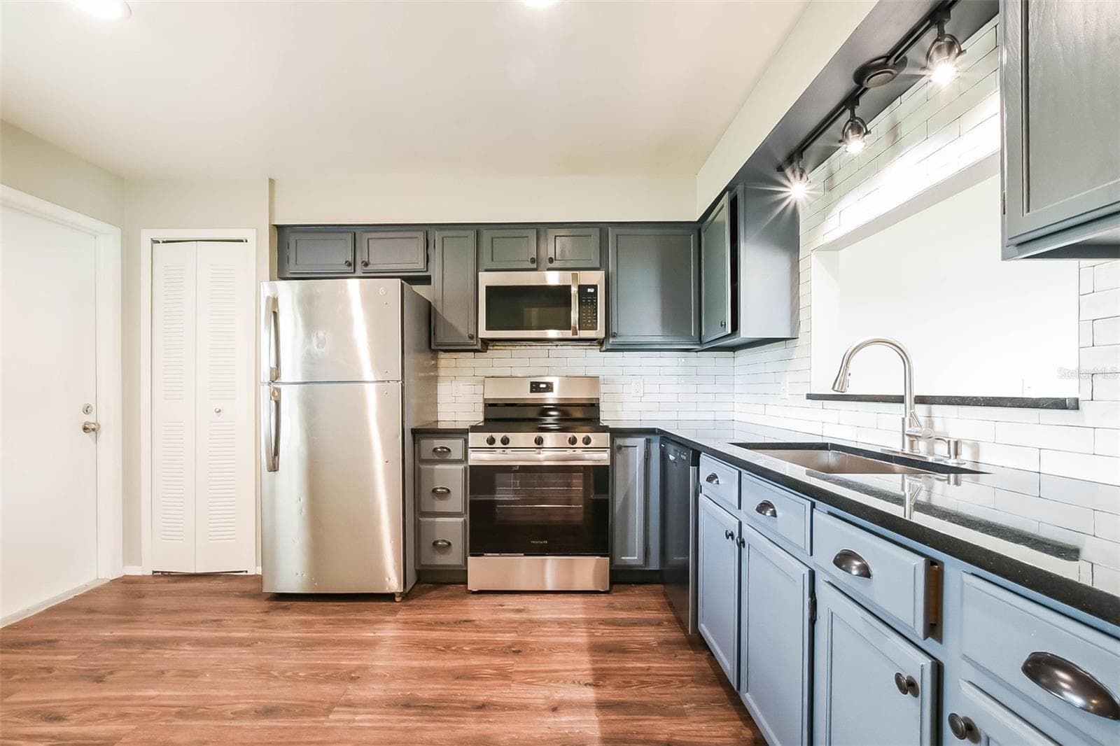Single Family Residence at 7313 RADIANT CIR, ORLANDO, photo 8 of 21