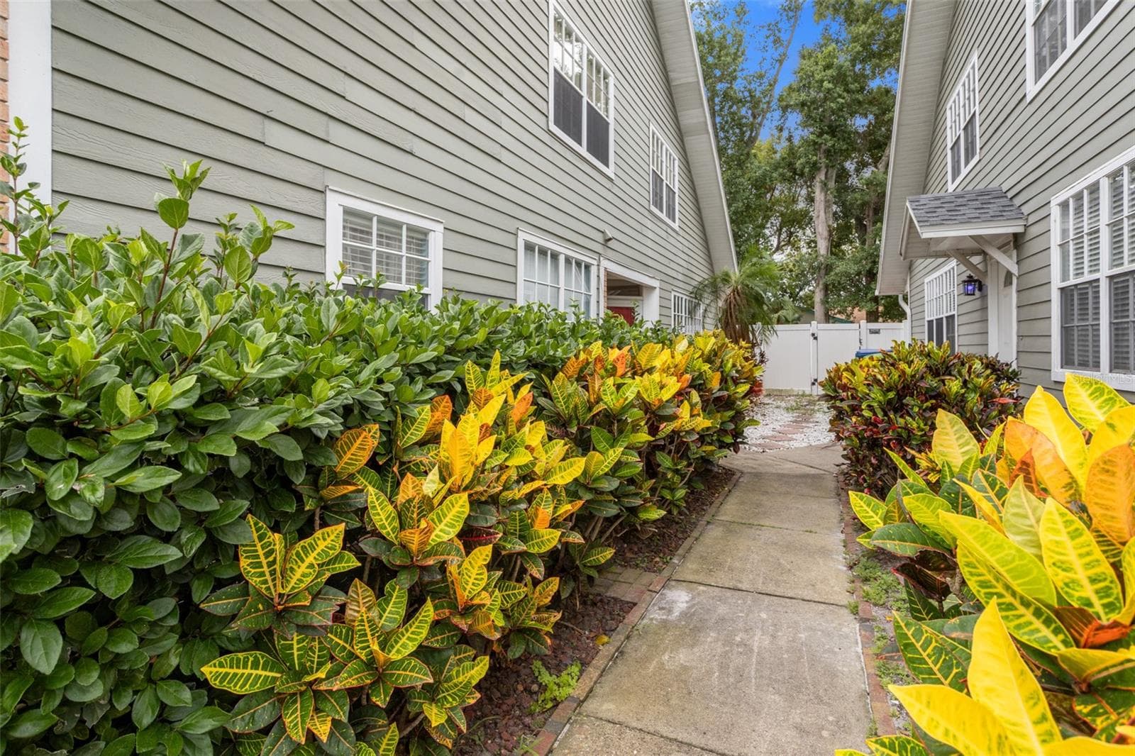 Single Family Residence at 2740 HAMBLE VILLAGE LN, PALM HARBOR, photo 7 of 64