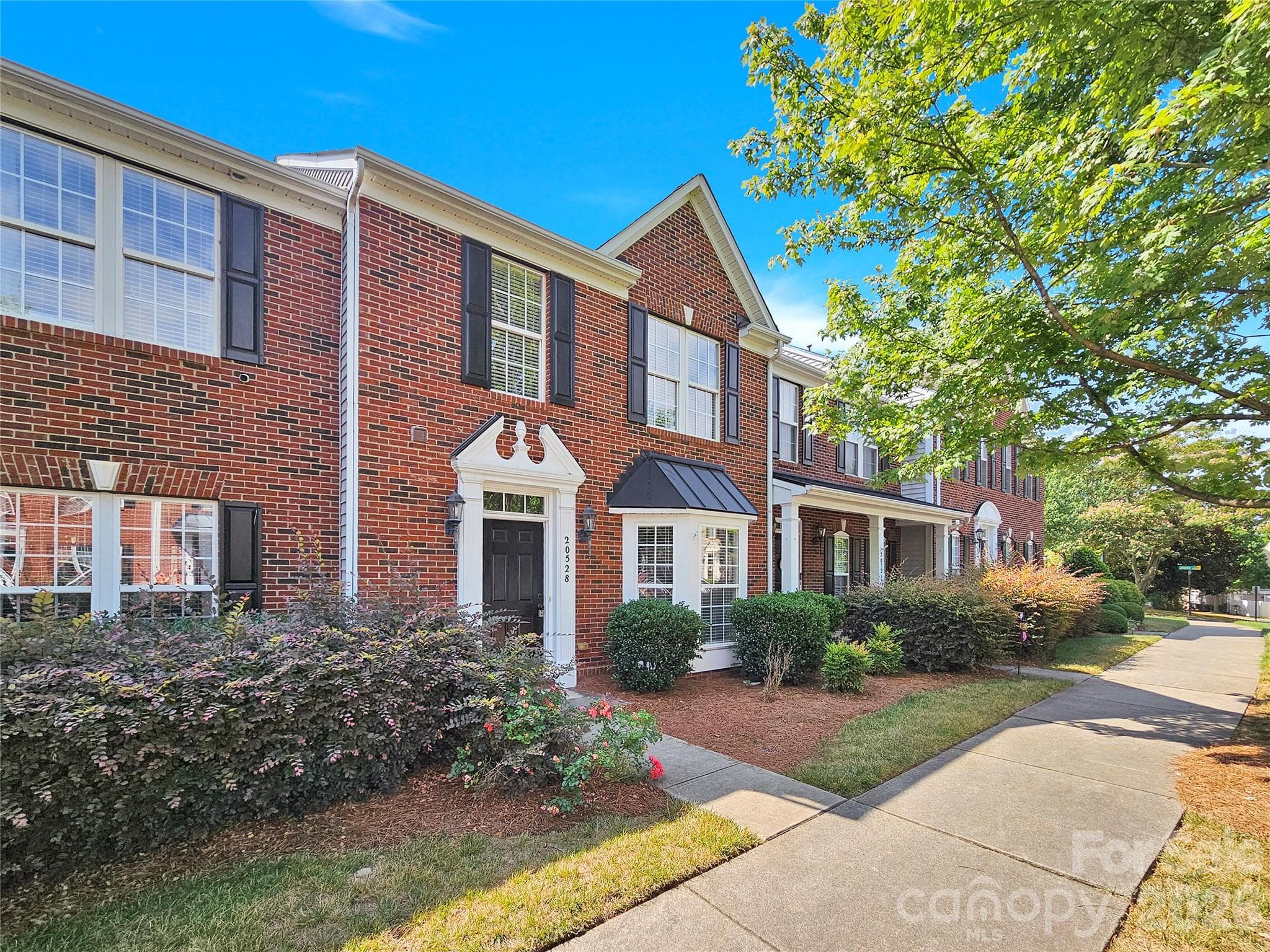 Townhouse at Cornelius, photo 2 of 44