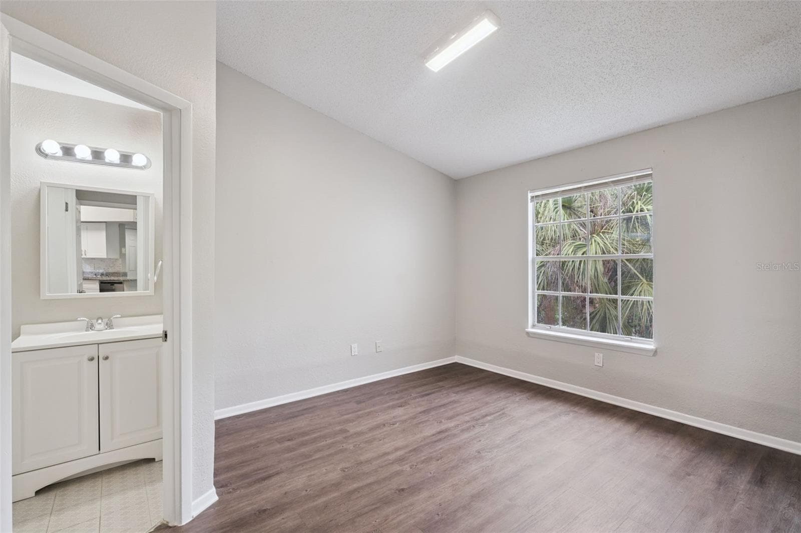Condominium at 1948 LAKE ATRIUMS CIR #124, ORLANDO, photo 11 of 27