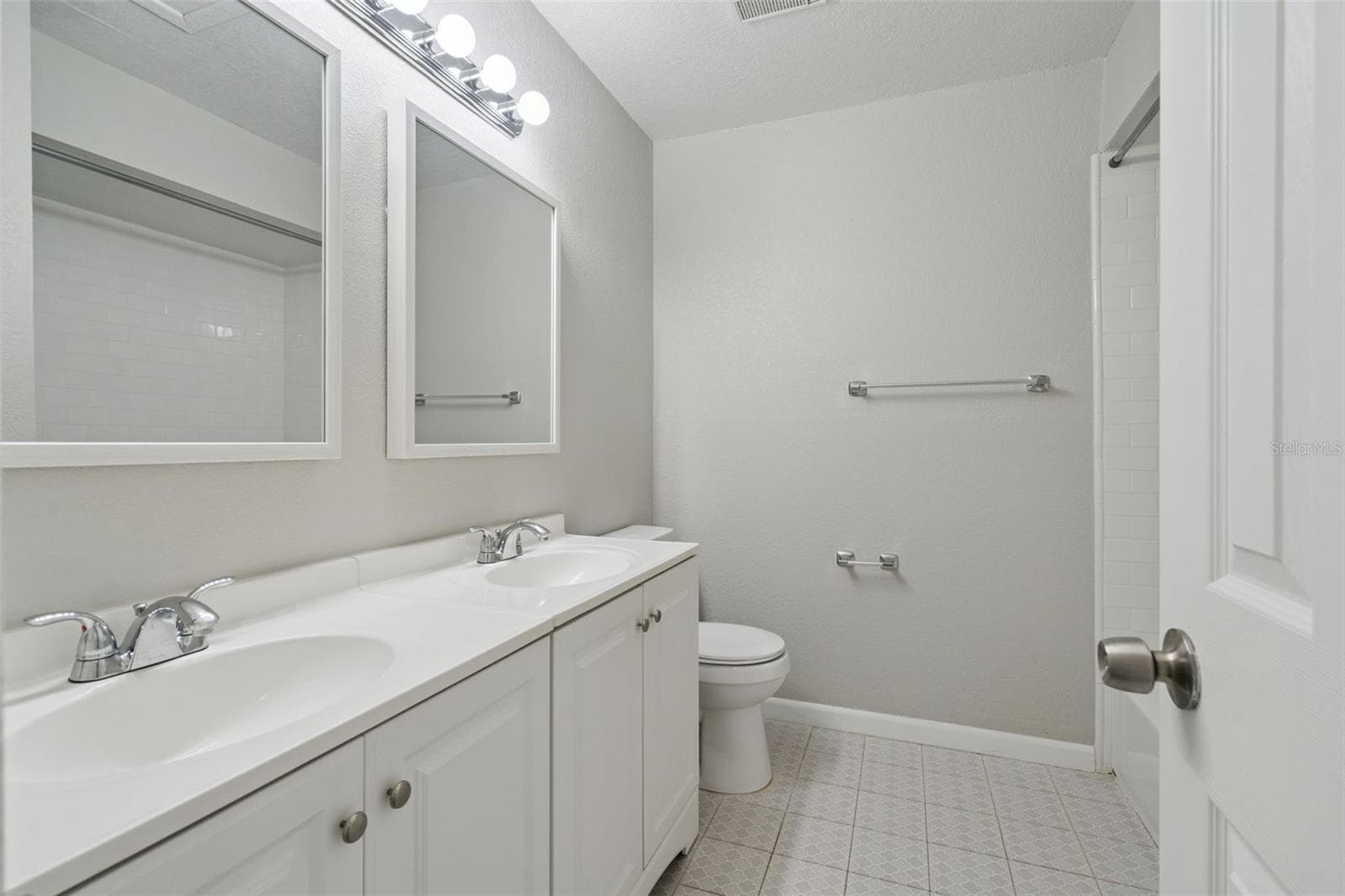 Condominium at 1948 LAKE ATRIUMS CIR #124, ORLANDO, photo 12 of 27