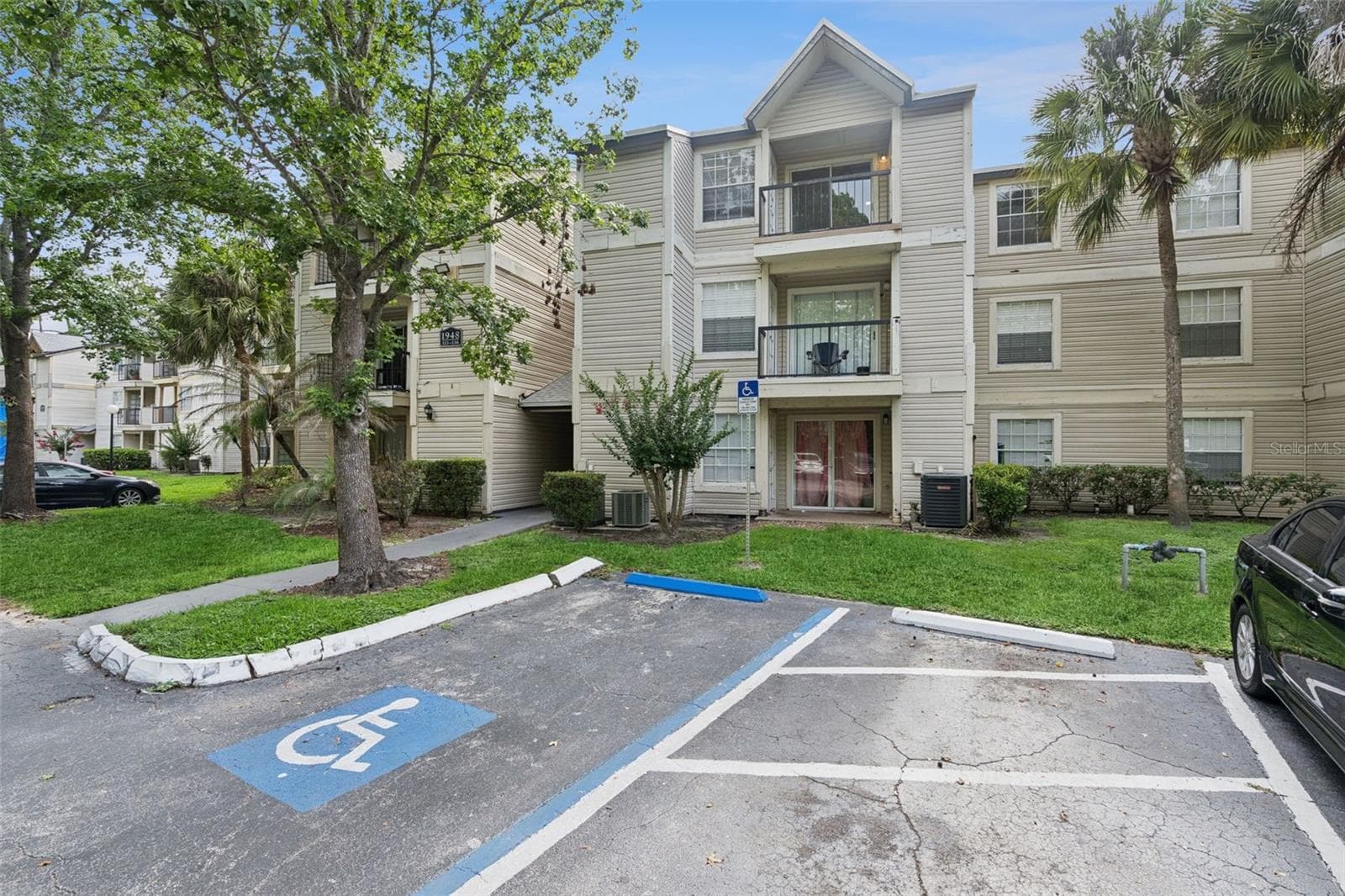 Condominium at 1948 LAKE ATRIUMS CIR #124, ORLANDO, photo 19 of 27