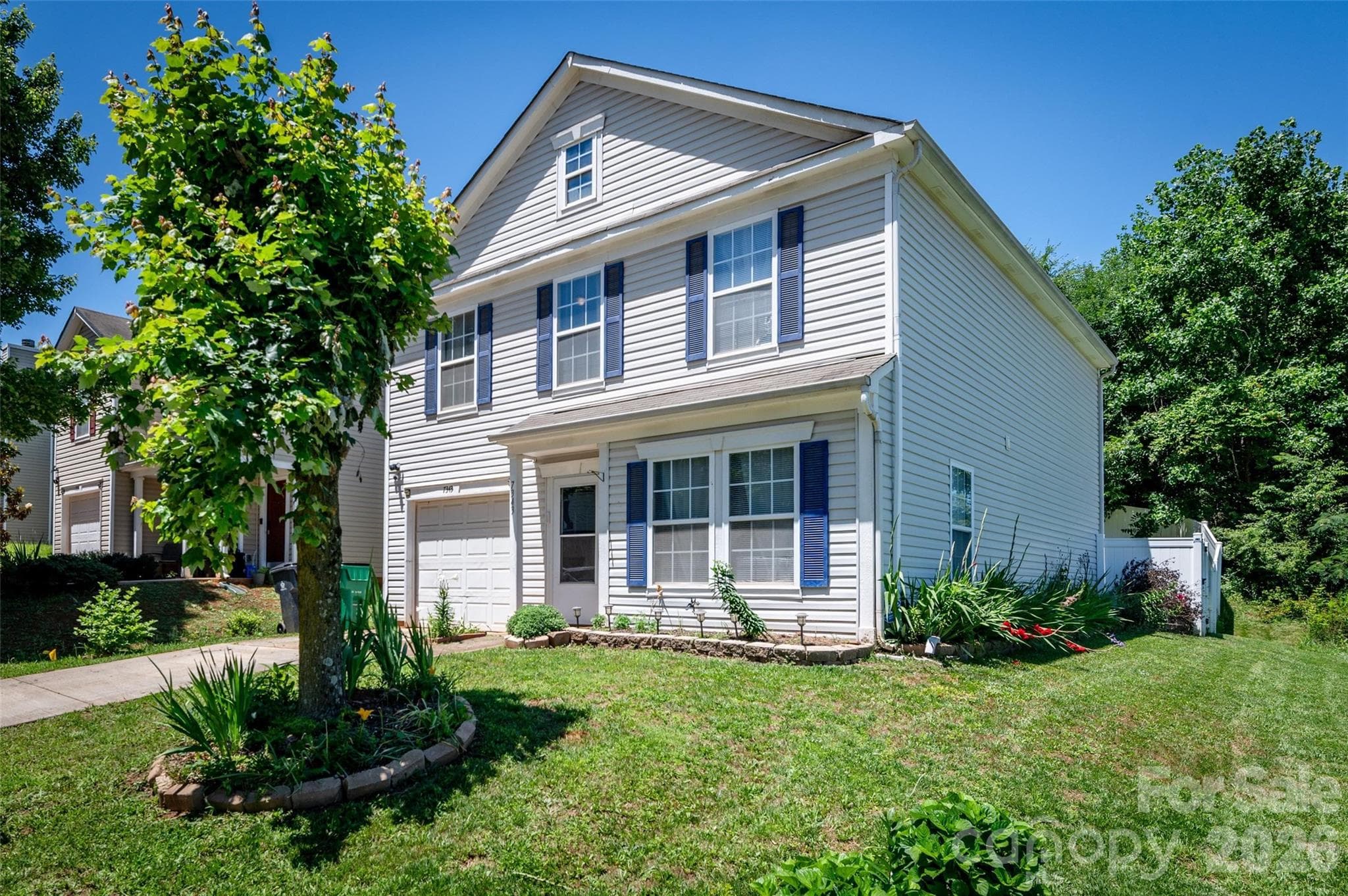 Single Family Residence at 7343 Fox Point Drive, Charlotte, photo 2 of 22