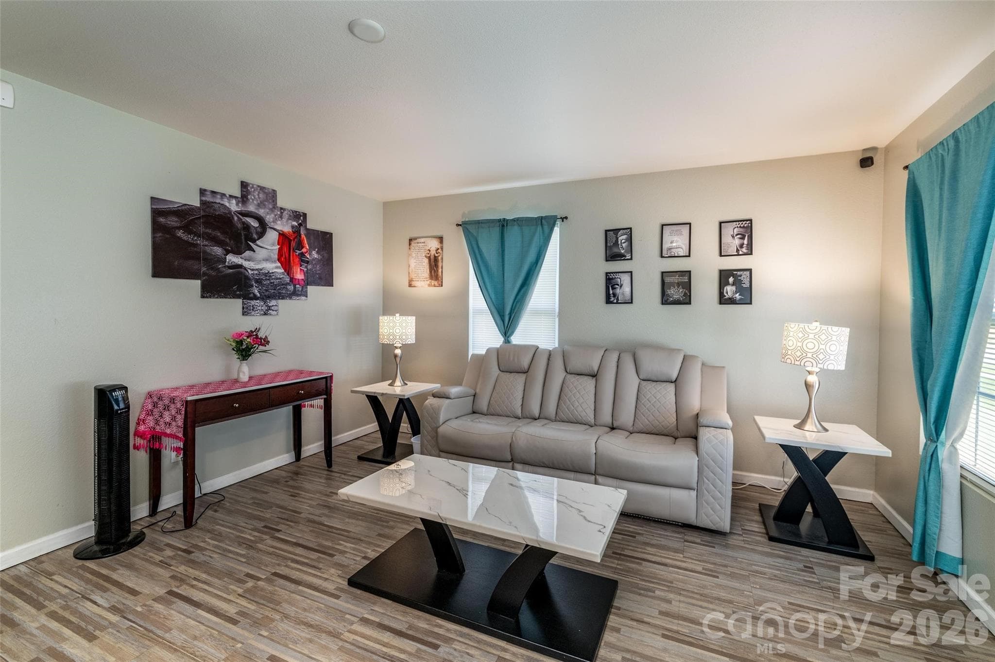 Single Family Residence at 7343 Fox Point Drive, Charlotte, photo 4 of 22