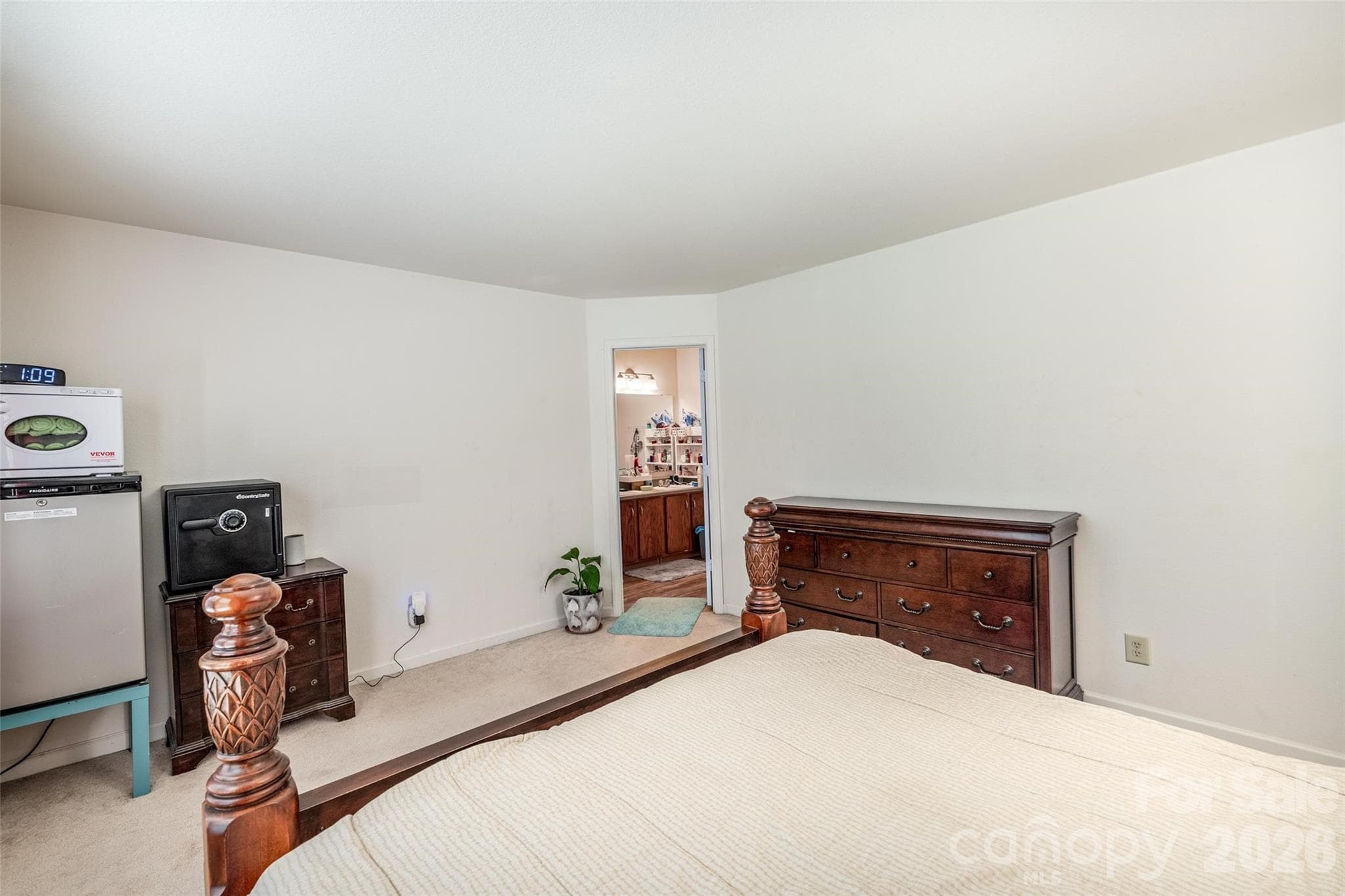 Single Family Residence at 7343 Fox Point Drive, Charlotte, photo 14 of 22