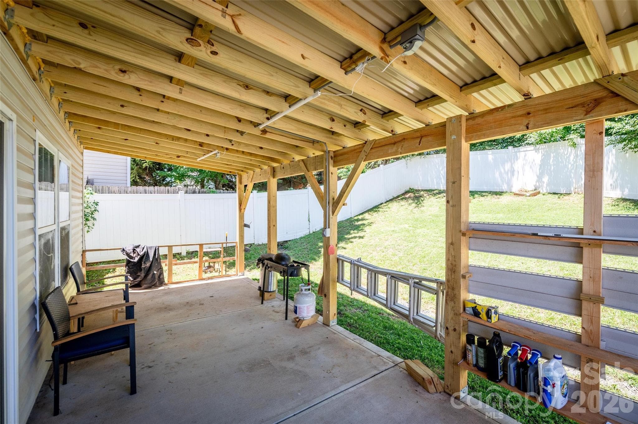Single Family Residence at 7343 Fox Point Drive, Charlotte, photo 20 of 22