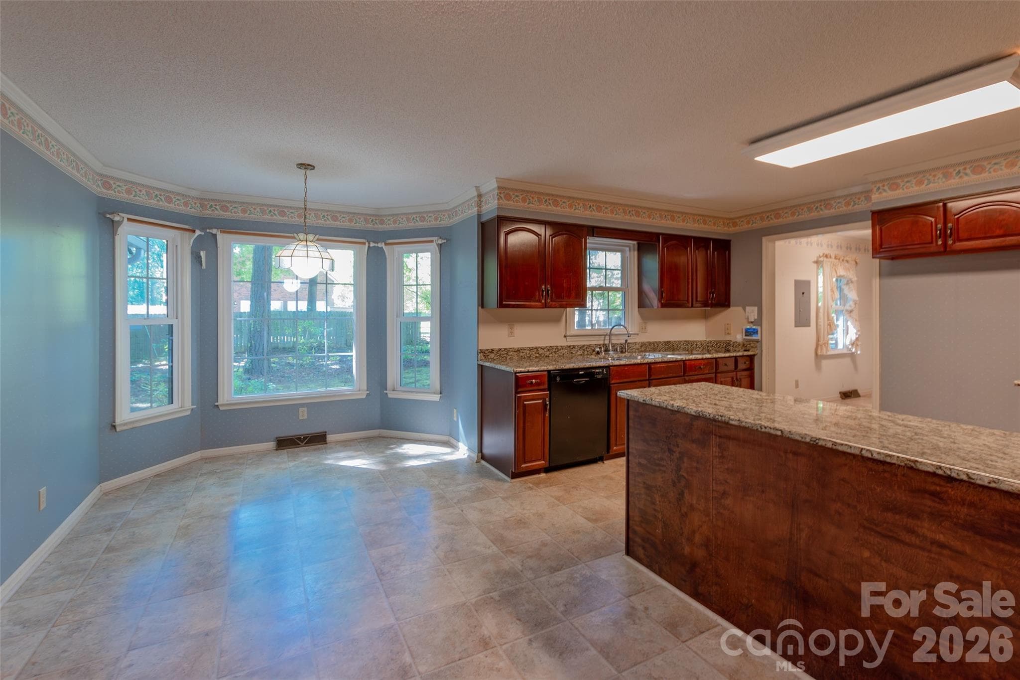 Single Family Residence at 1171 Candlelight Drive, Rock Hill, photo 11 of 32