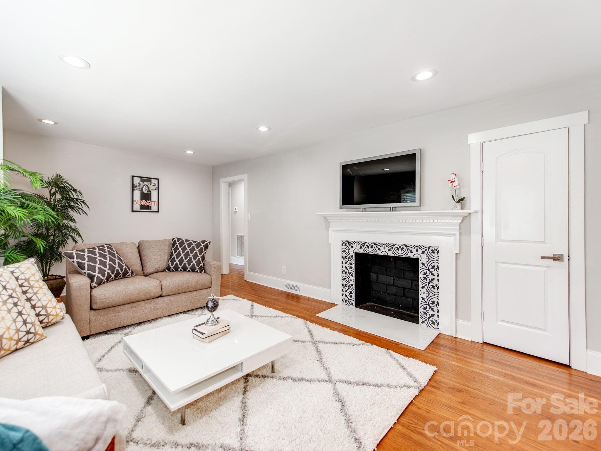 Single Family Residence at Charlotte, photo 4 of 31
