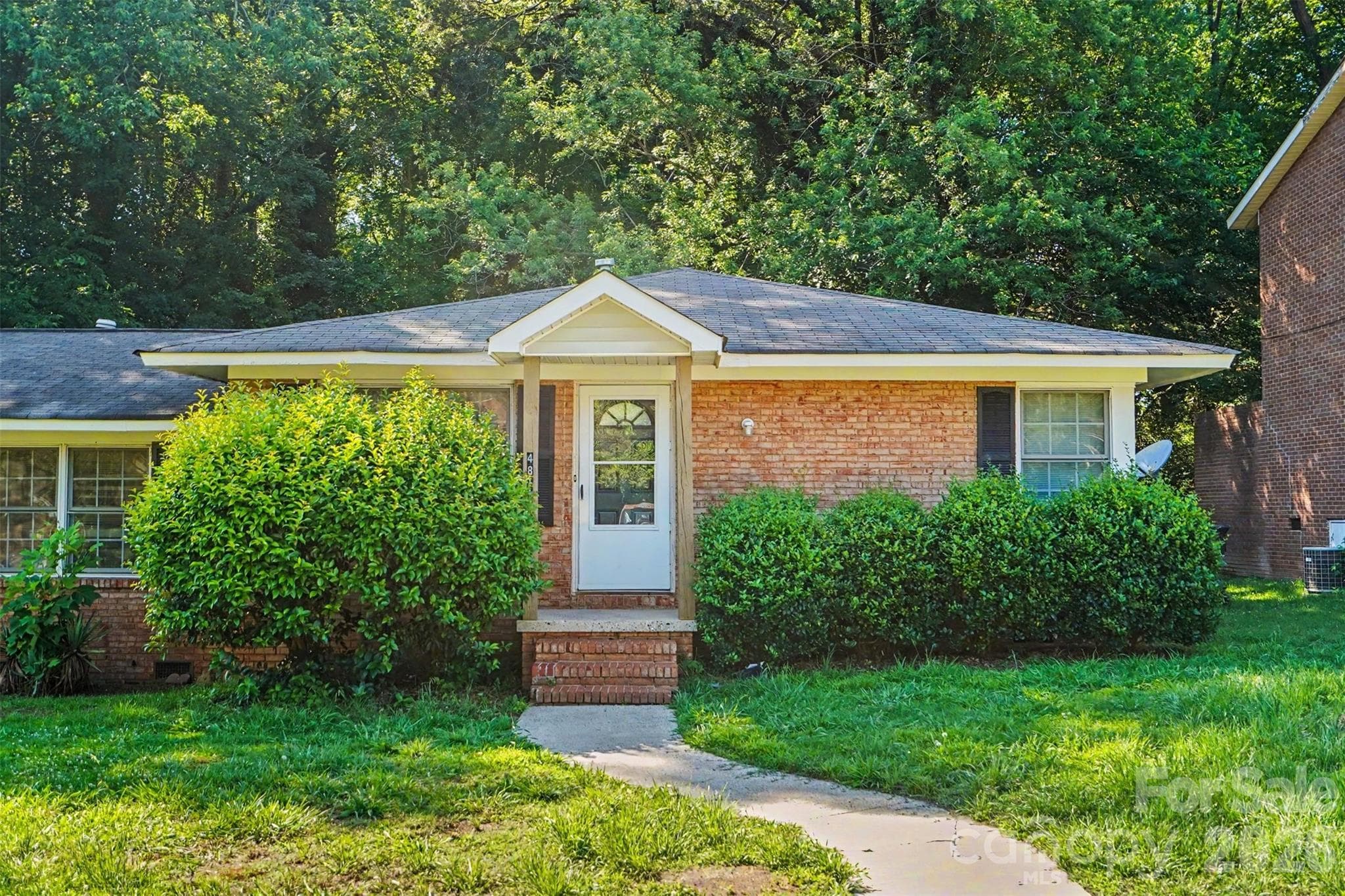 Duplex at Charlotte, photo 2 of 22
