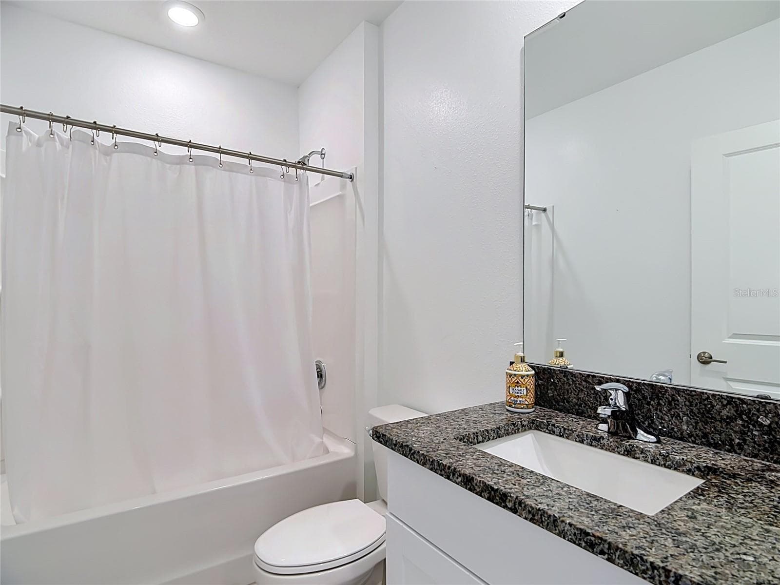 Single Family Residence at 1633 RED LOOP, LAKELAND, photo 18 of 60