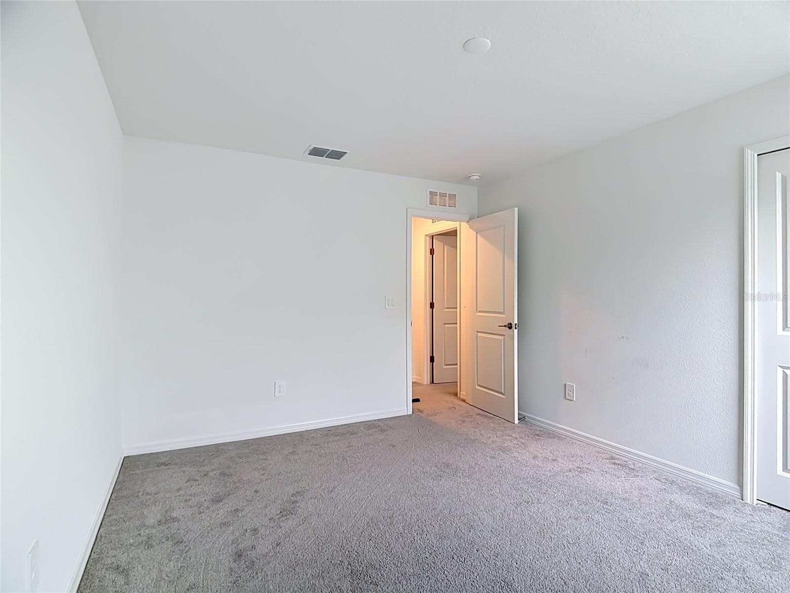 Single Family Residence at 1633 RED LOOP, LAKELAND, photo 32 of 60