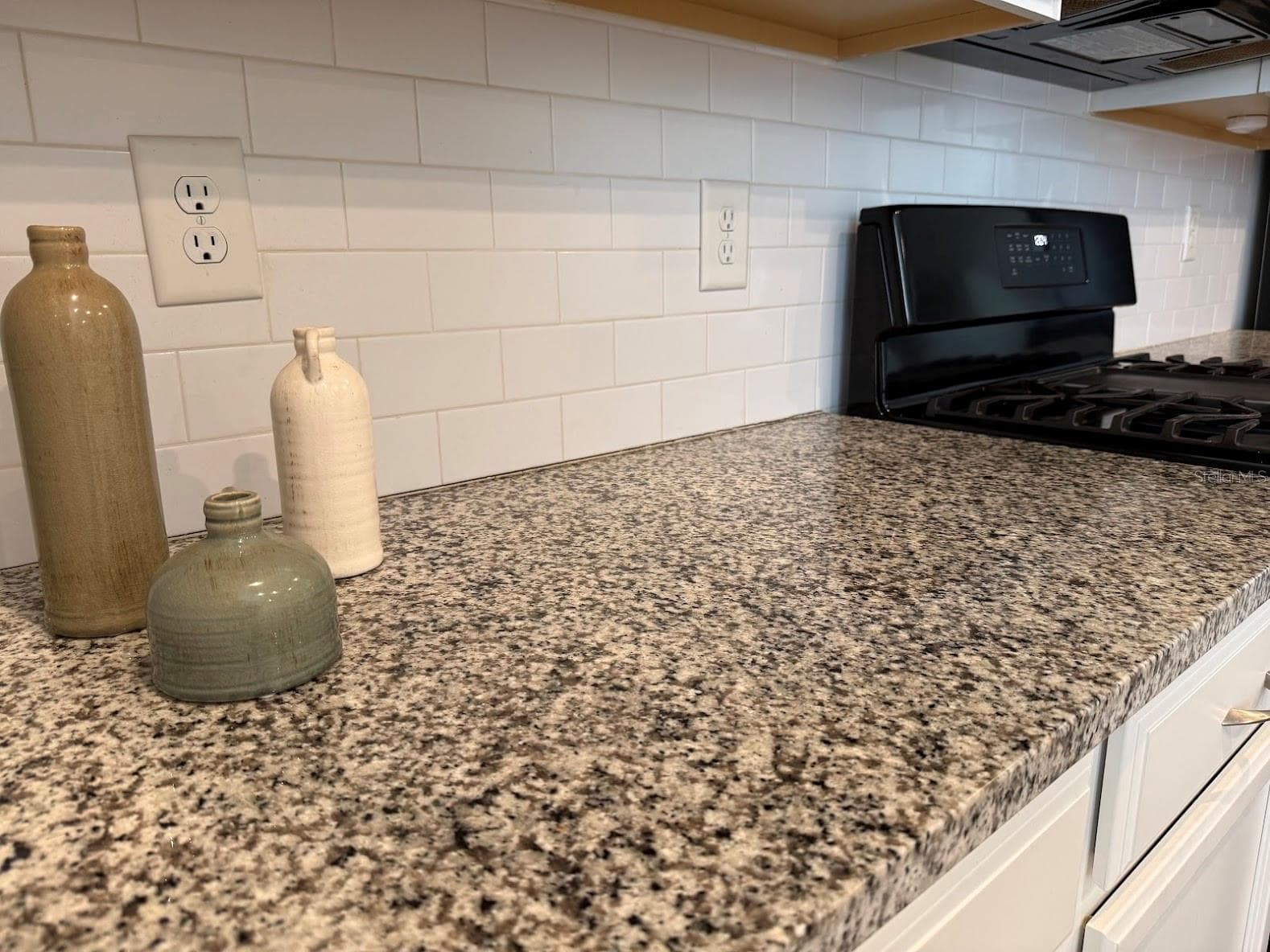 Upgraded Granite Countertops - 15084 CARAVAN AVE, ODESSA