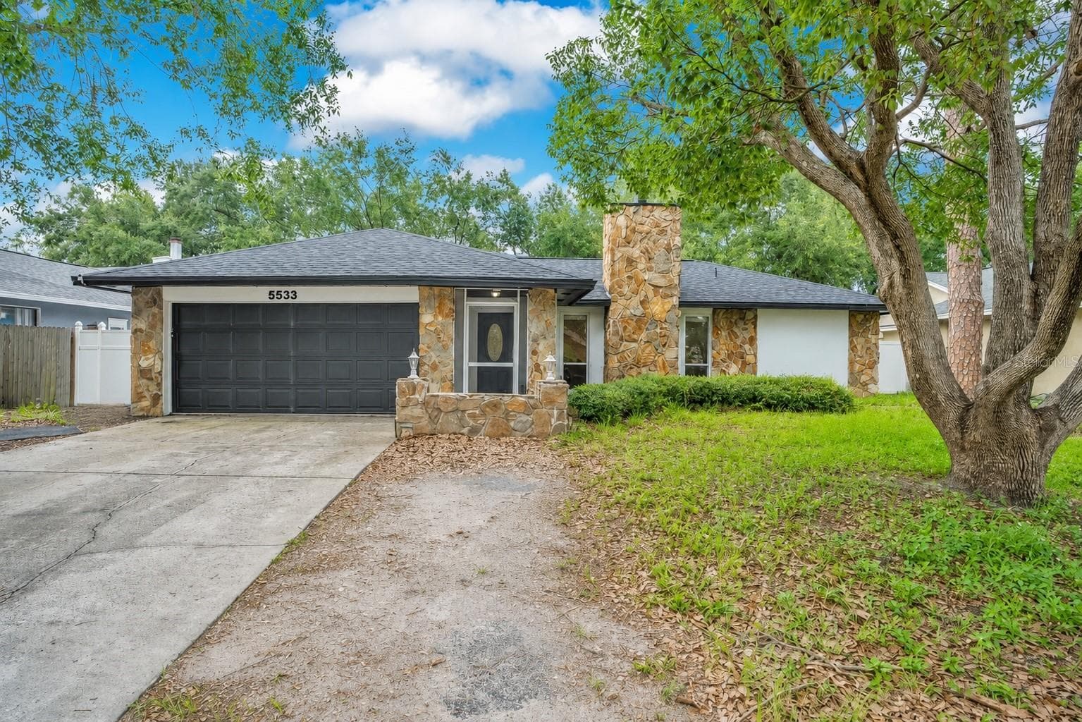 Single Family Residence at 5533 PENTAIL CIR, TAMPA, photo 2 of 37