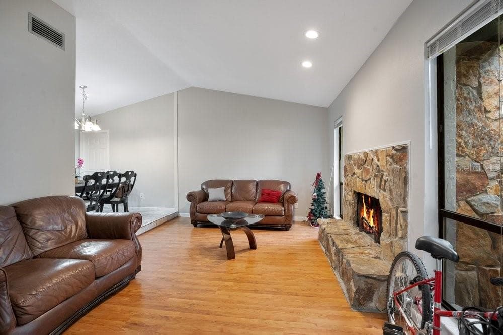 Single Family Residence at 5533 PENTAIL CIR, TAMPA, photo 6 of 37