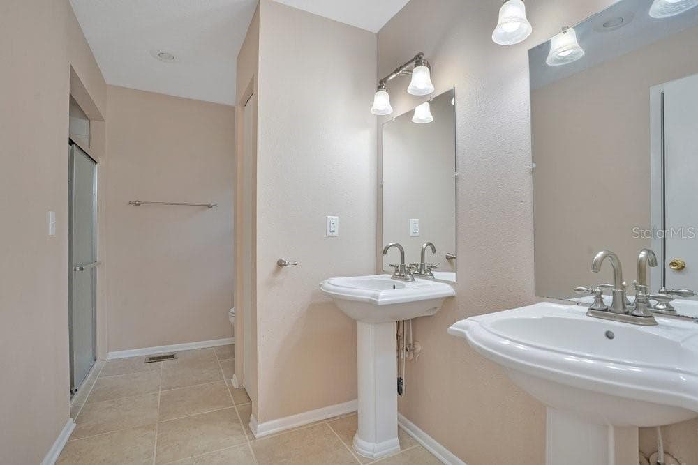 Single Family Residence at 5533 PENTAIL CIR, TAMPA, photo 22 of 37